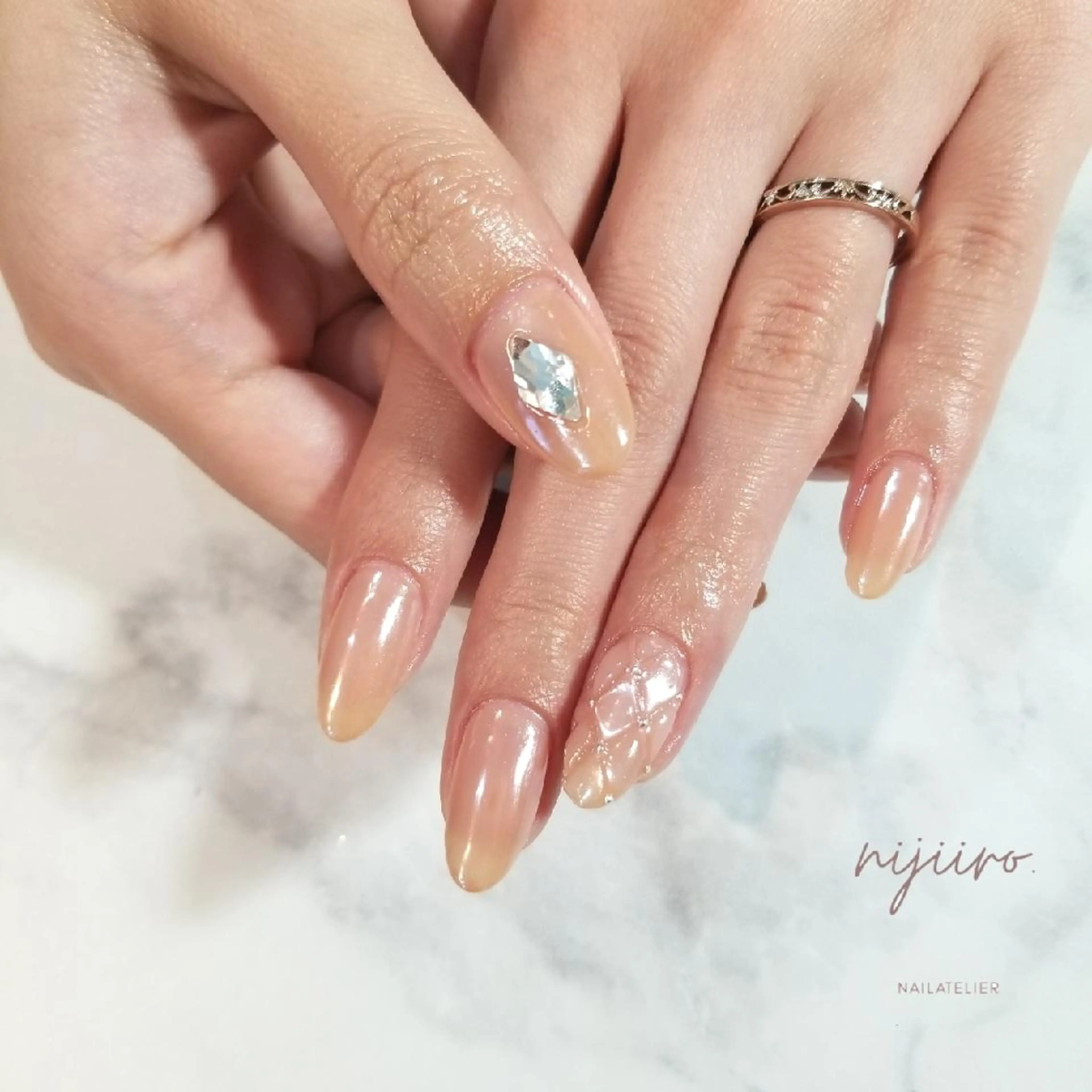 ネイル ハンドネイル nailatelier nijiiro.所属・nijiiro🌈 サトウのネイルデザイン
