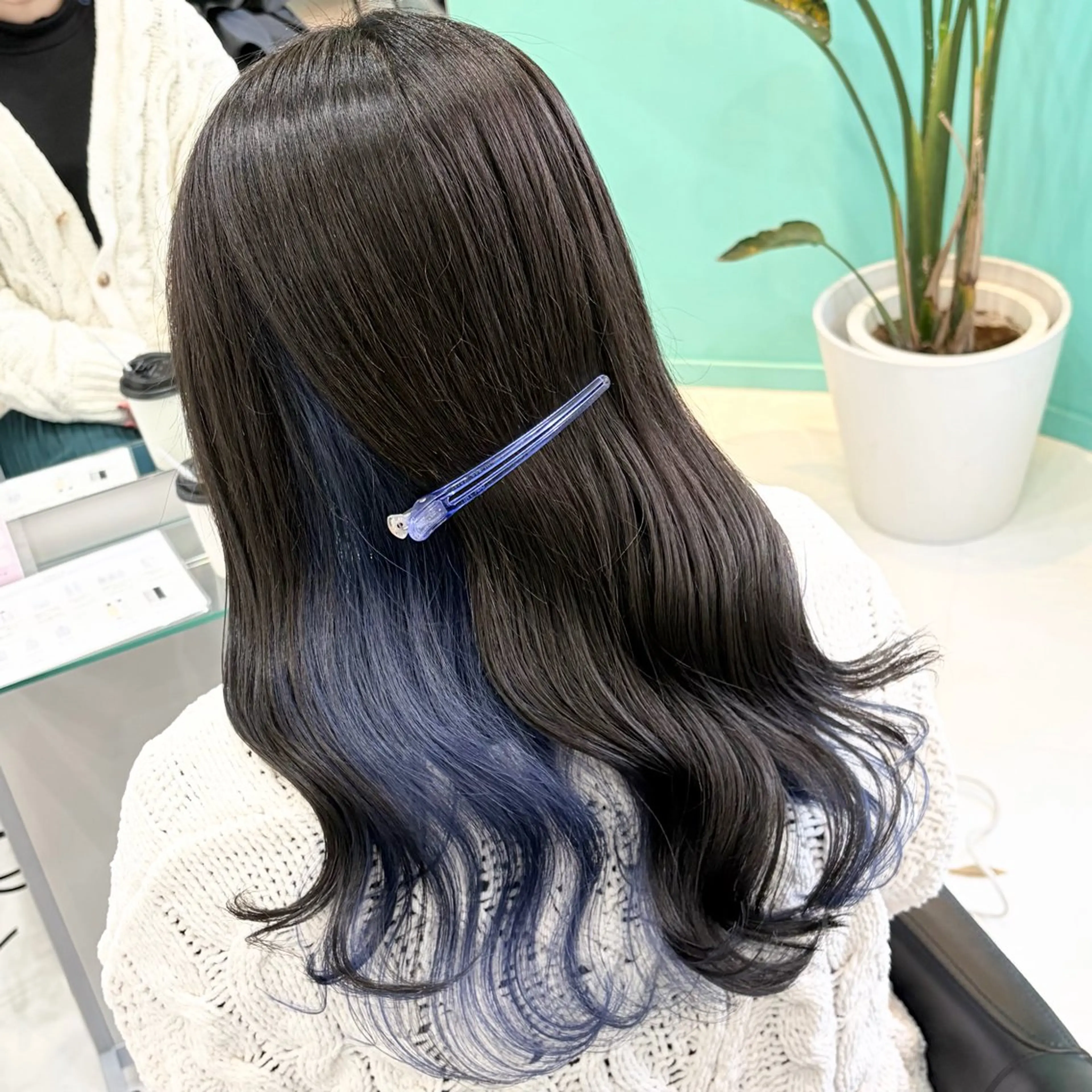 セミロング カラー ブルーカラー ブルーラベンダー インナーカラー ラベンダーカラー ヘアカラー トリートメント Natsuki‎🤍 透明感×艶カラー🫧のヘアスタイル