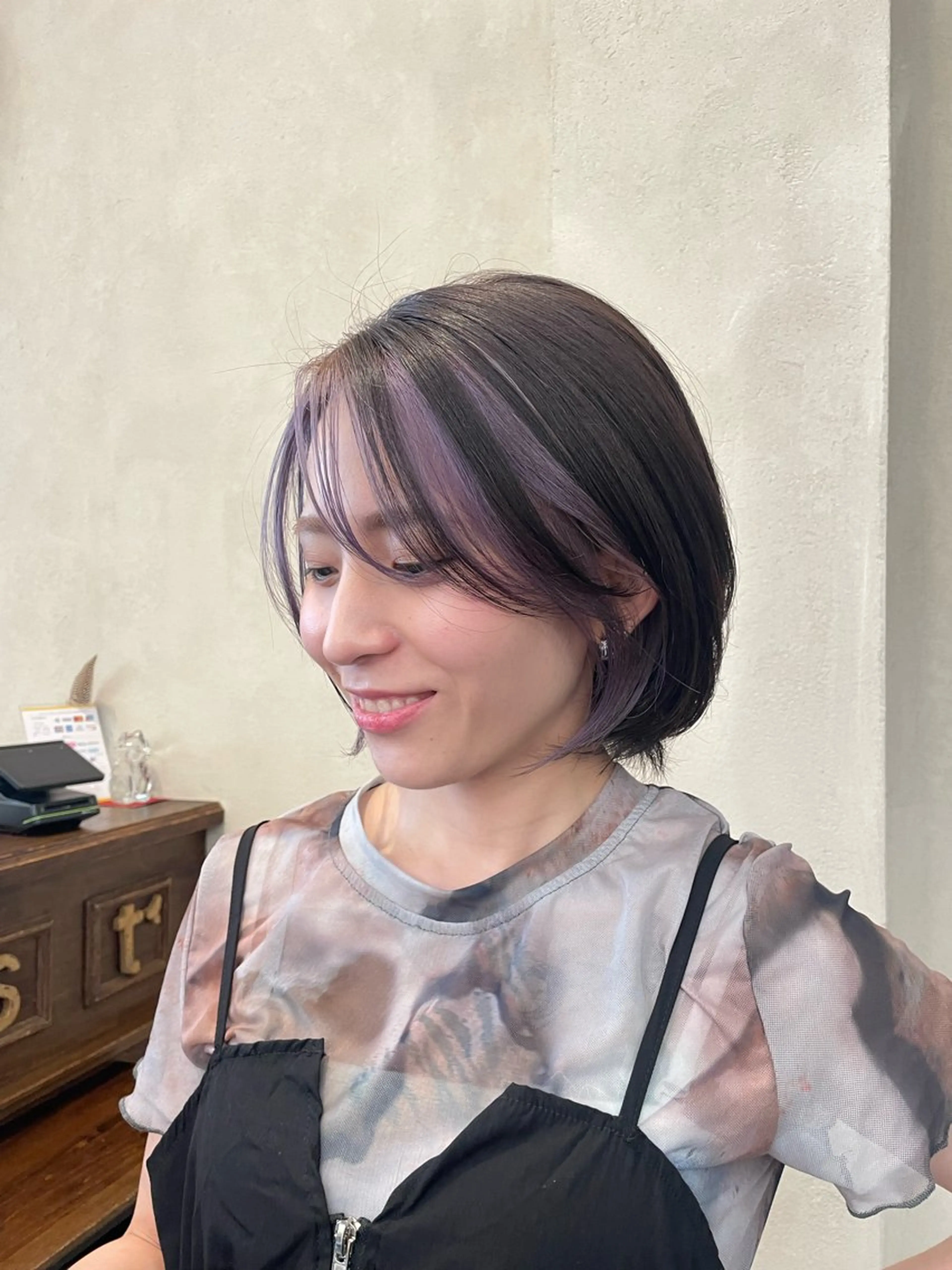 ショート カラー ミストバング  フェイスフレーミング ボブ カット ヘアカラー roost 優のヘアスタイル