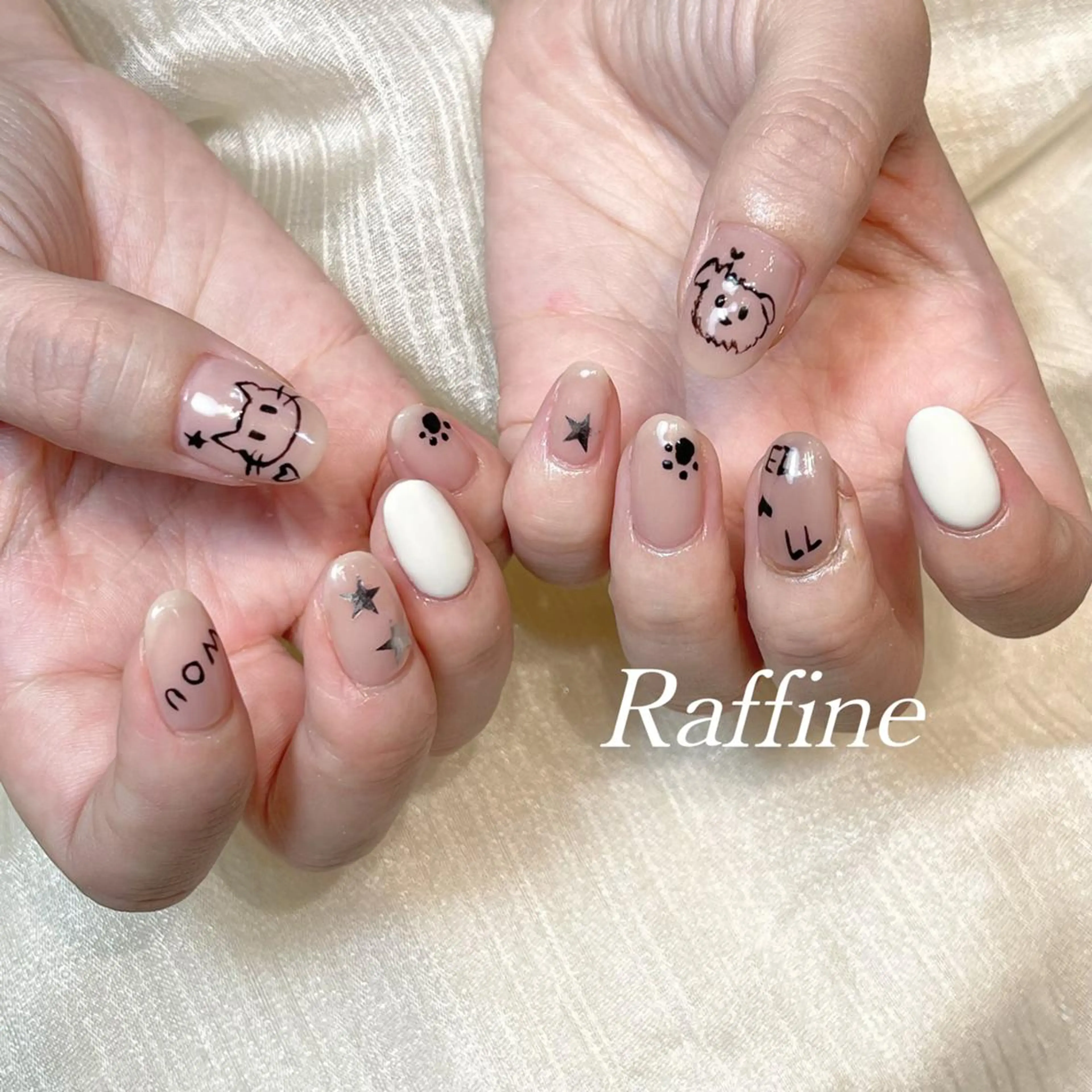 ネイル RAFFINE 月🦋🩵のネイルデザイン