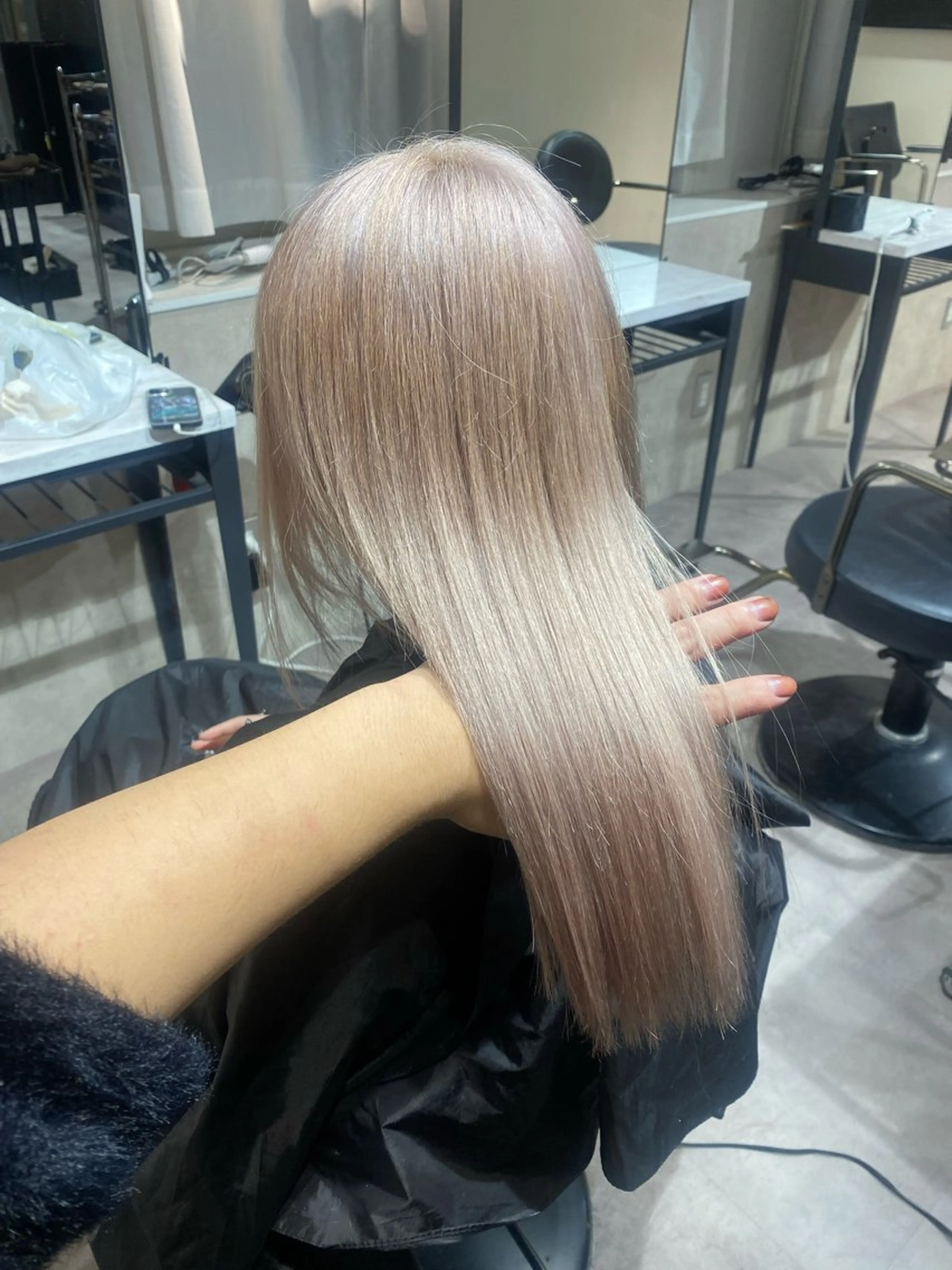 カラー ベージュカラー ミルクティーベージュ カット ヘアカラー Seleneコウキ ブリーチ/ハイトーンのヘアスタイル