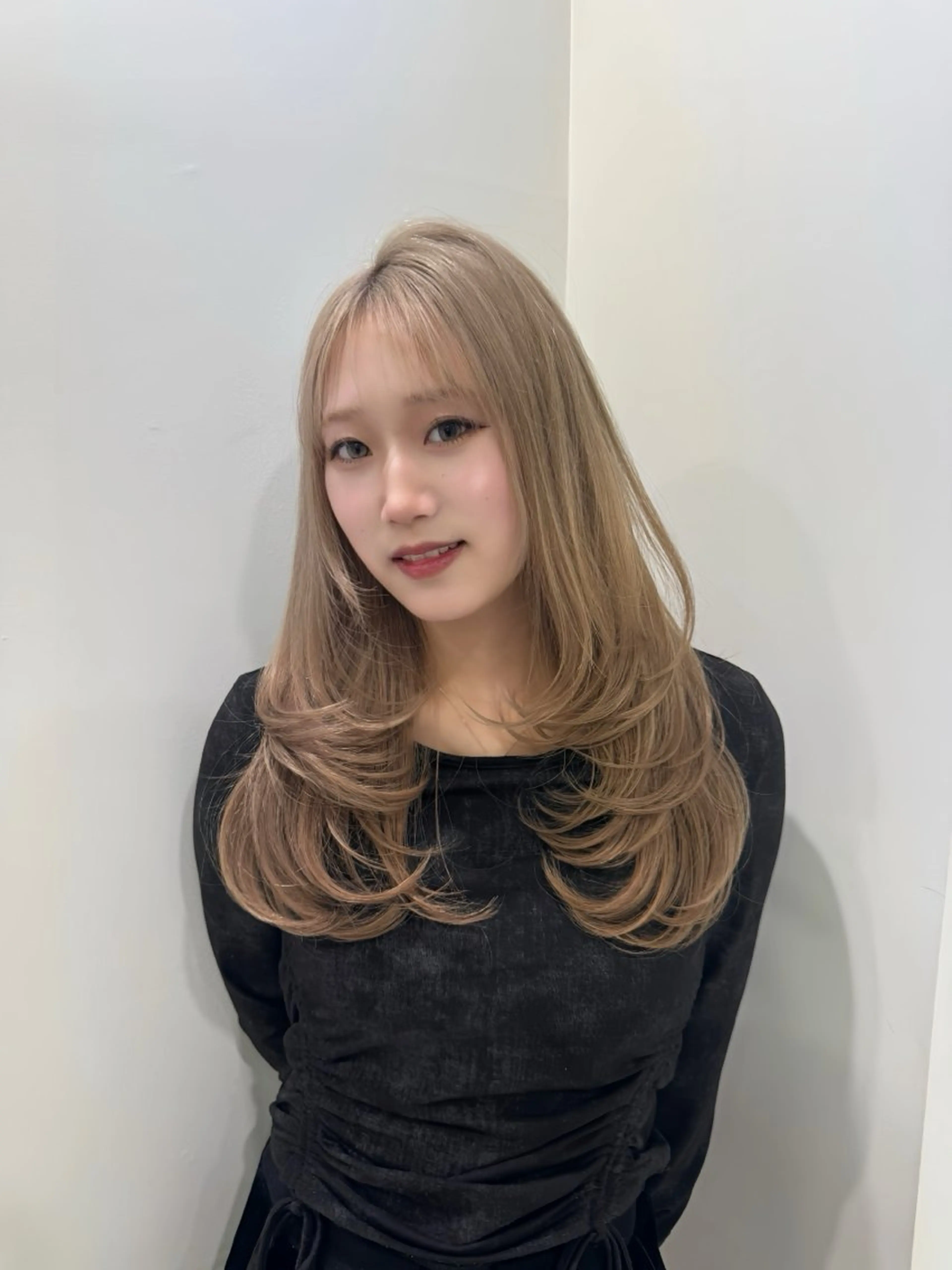 ロング カラー ヘアアレンジ カット ヘアカラー トリートメント ヘッドスパ ヘアセット 韓国レイヤーカット /韓国トレンドカラーのヘアスタイル