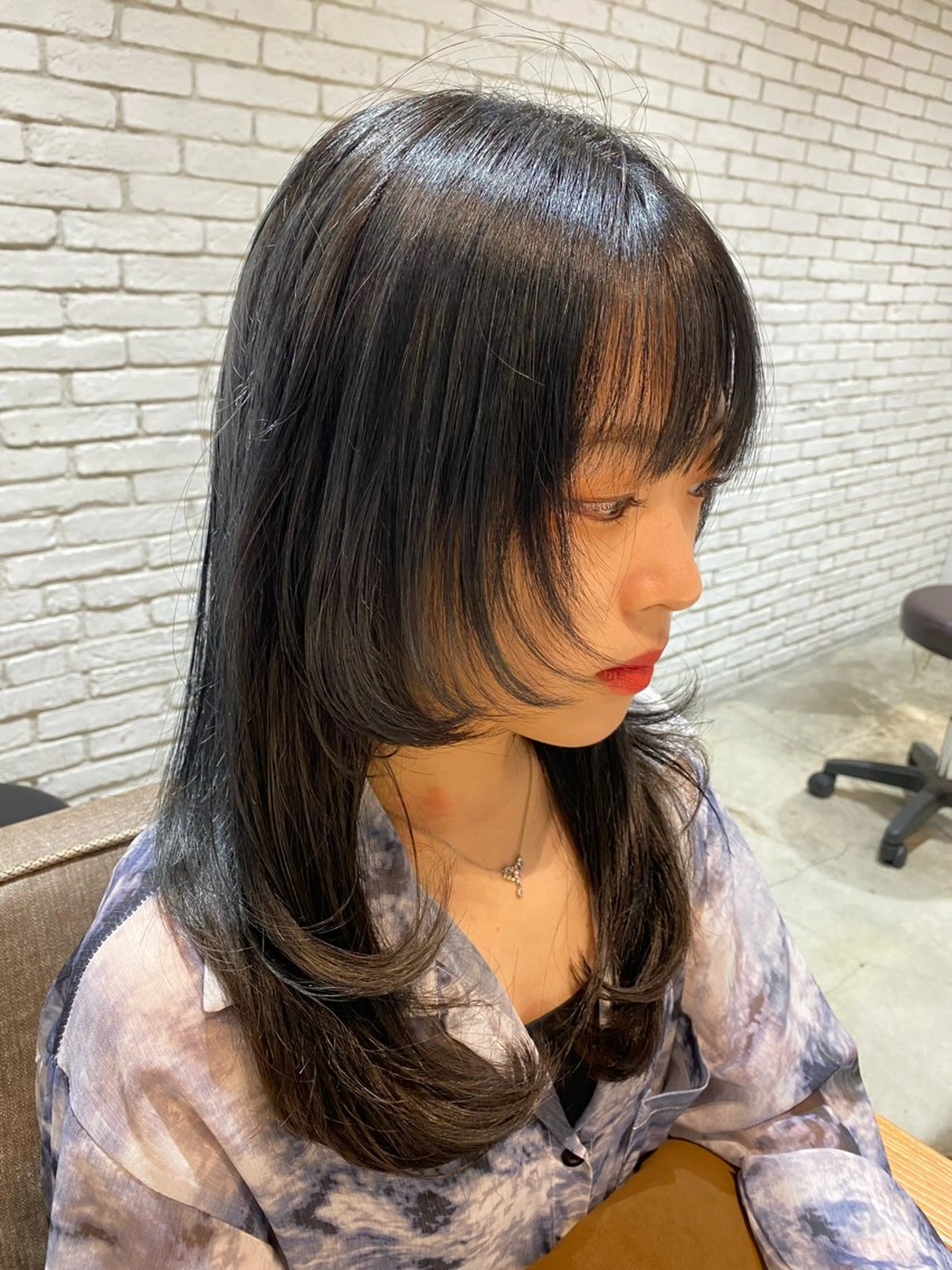 ミディアム ウルフカット SALOWIN新宿三丁目【サロウィン】所属・レイヤー🔶髪質改善 🔶透明感カラー青木のヘアスタイル