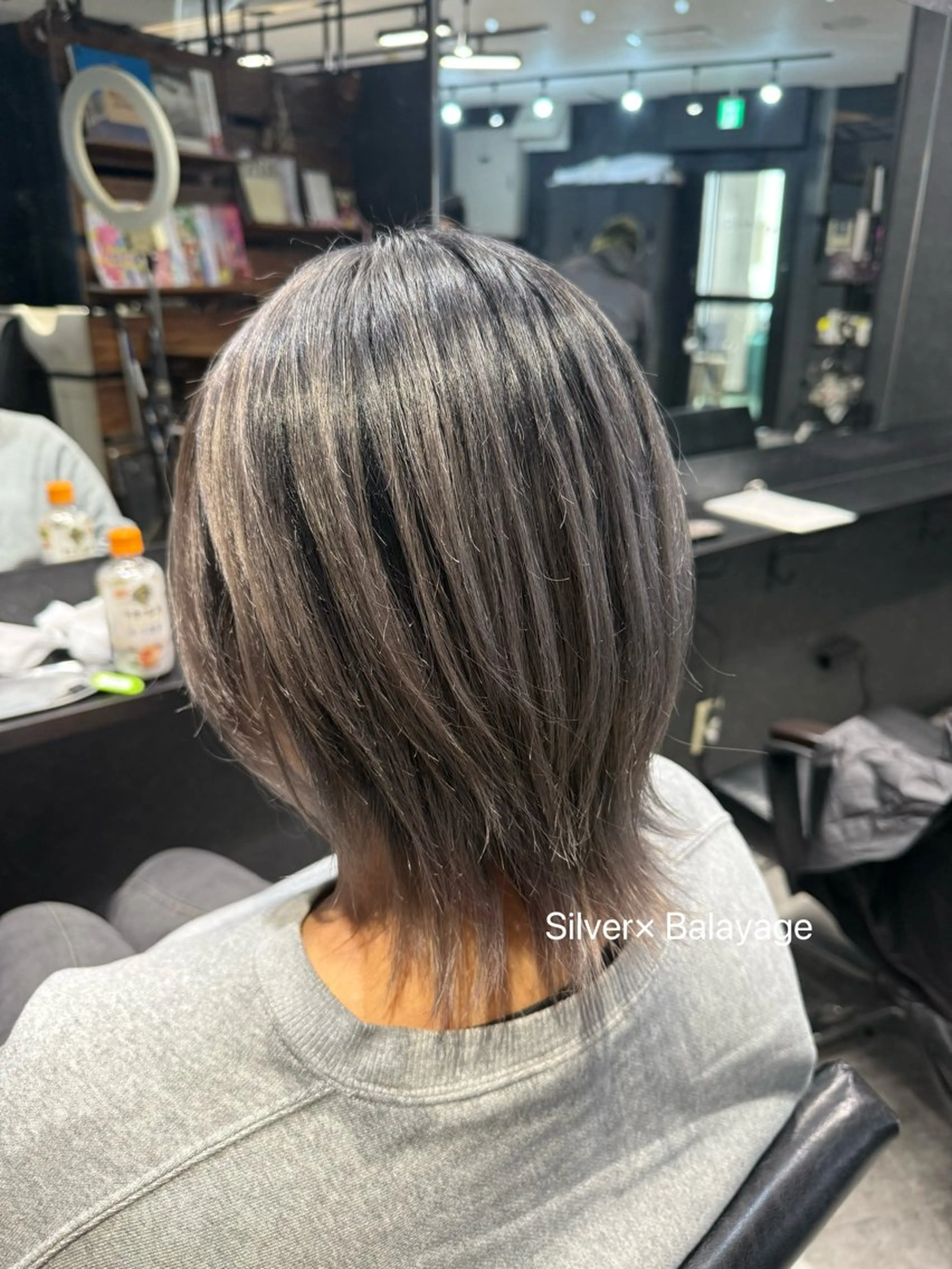 ショート カラー ももか bAteAuのヘアスタイル