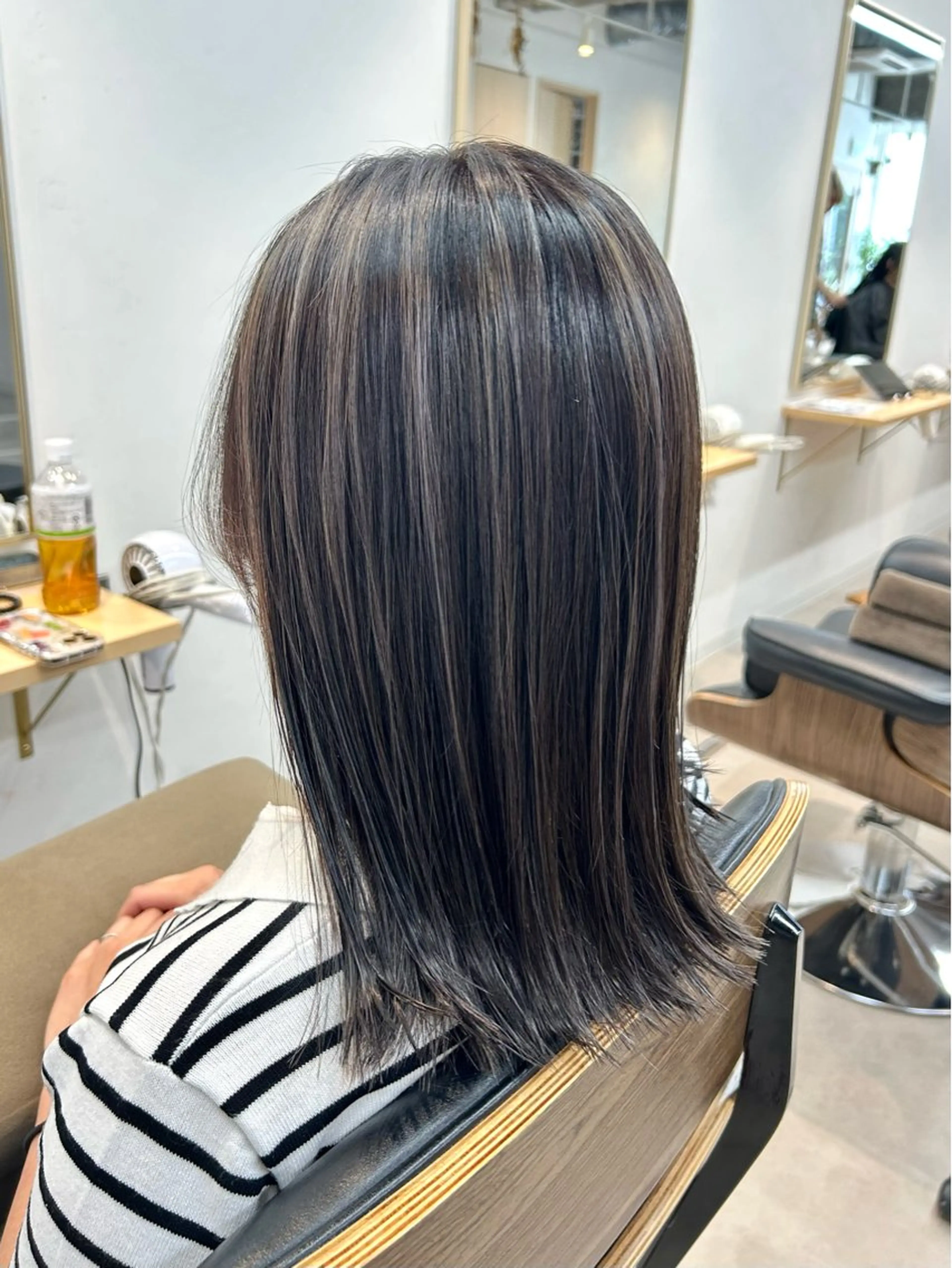 セミロング カラー グレージュ ハイライトカラー ハイライト カット ヘアカラー トリートメント 韓国ボブ/レイヤー/ ハイトーン/まなみのヘアスタイル