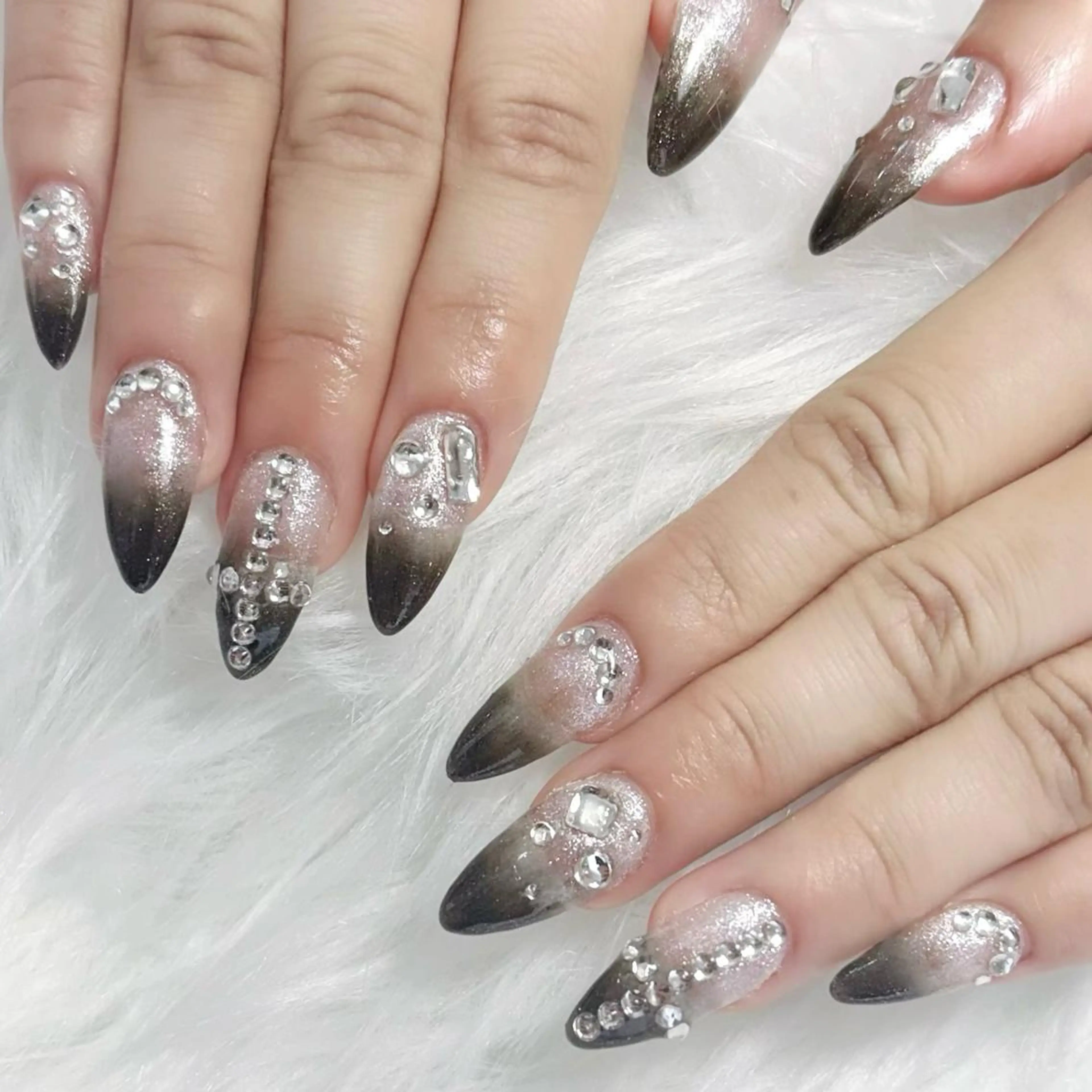 ネイル ハンドネイル REBEST nailのネイルデザイン