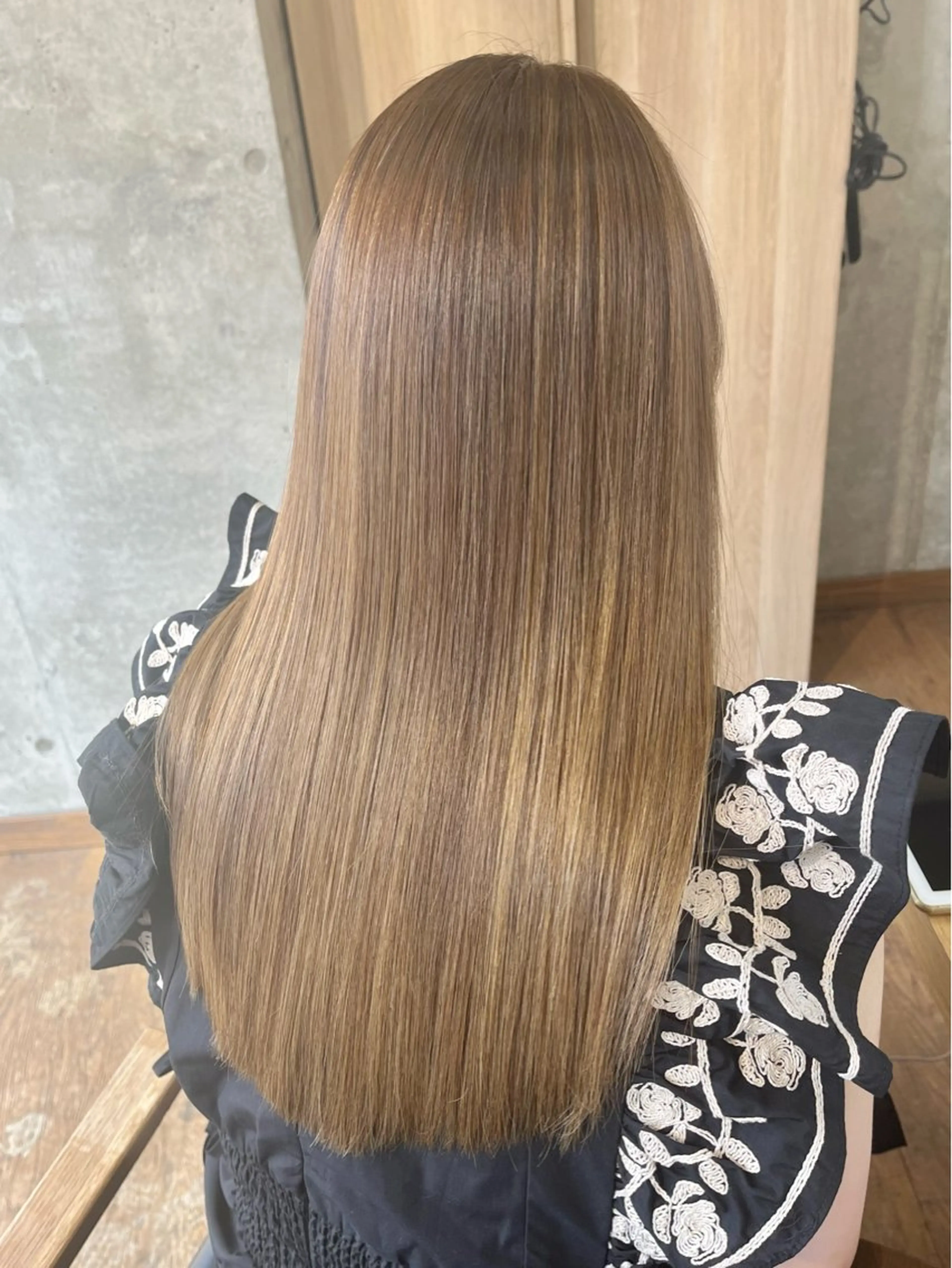 ロング 藤澤 夏実/インナーカラーのヘアスタイル