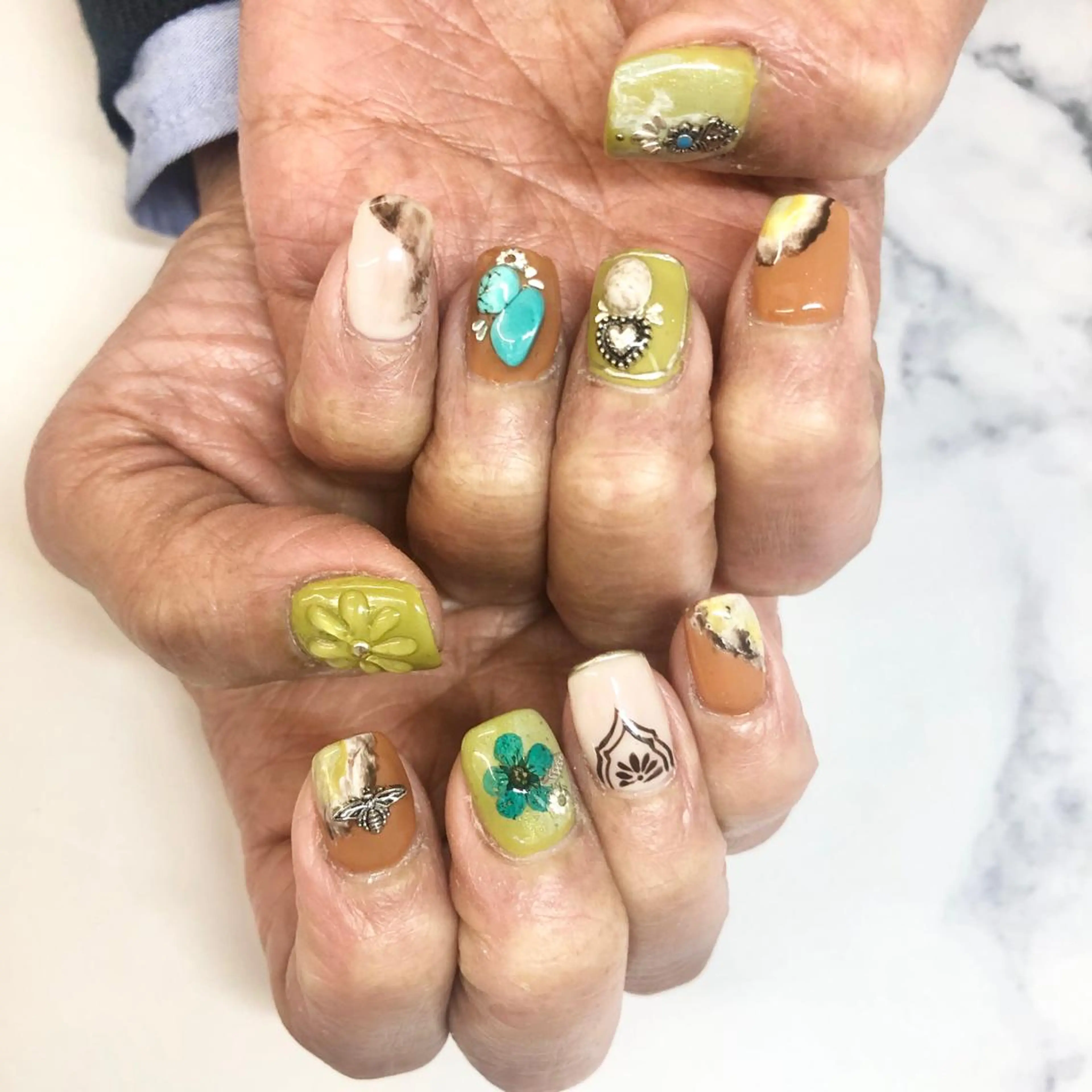 ネイル フラワーネイル ピスタチオネイル 🎀AYAKO 🎀中韓ネイルのネイルデザイン