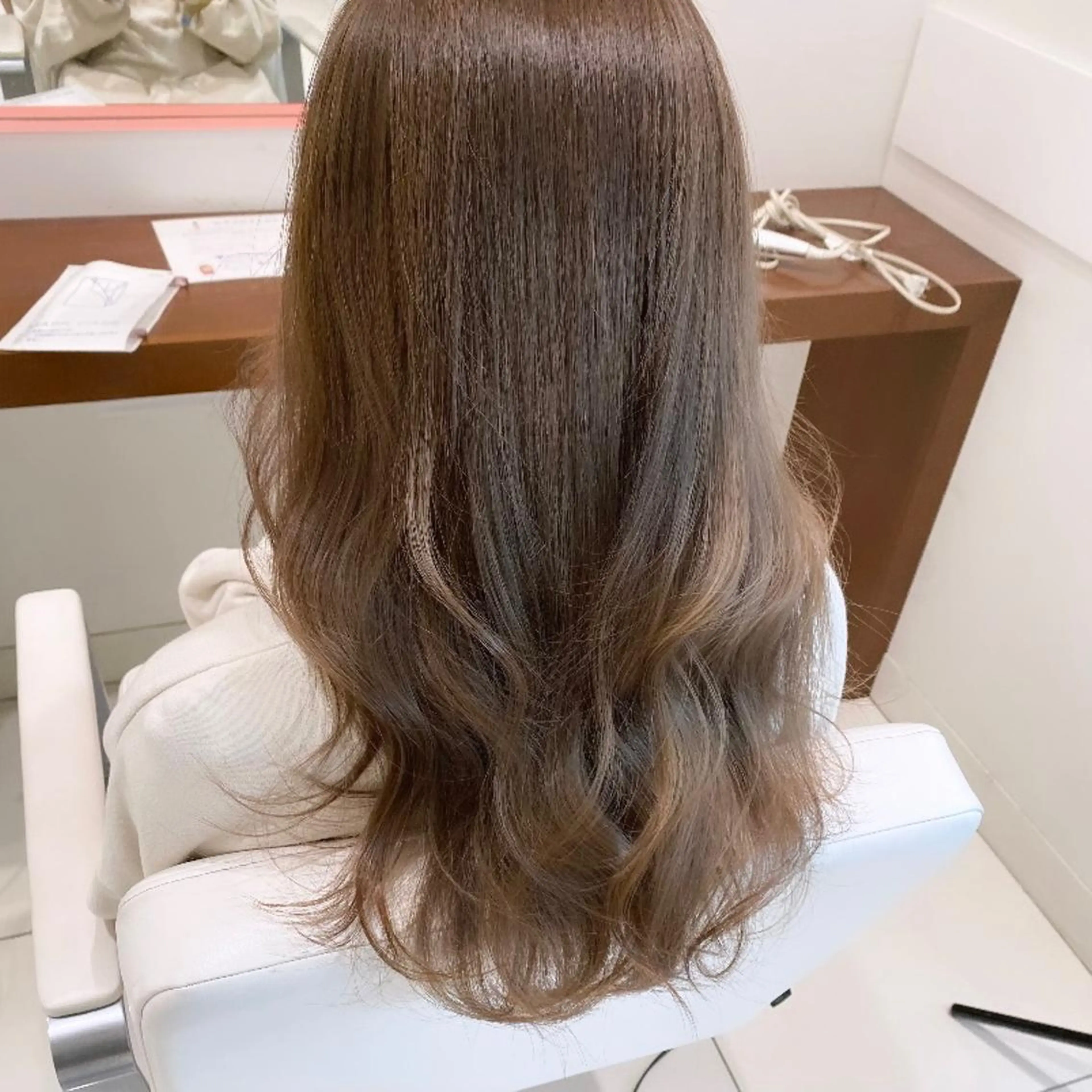 セミロング カラー HOLON池袋所属・ウルフカット ハッシュカット/七海のヘアスタイル