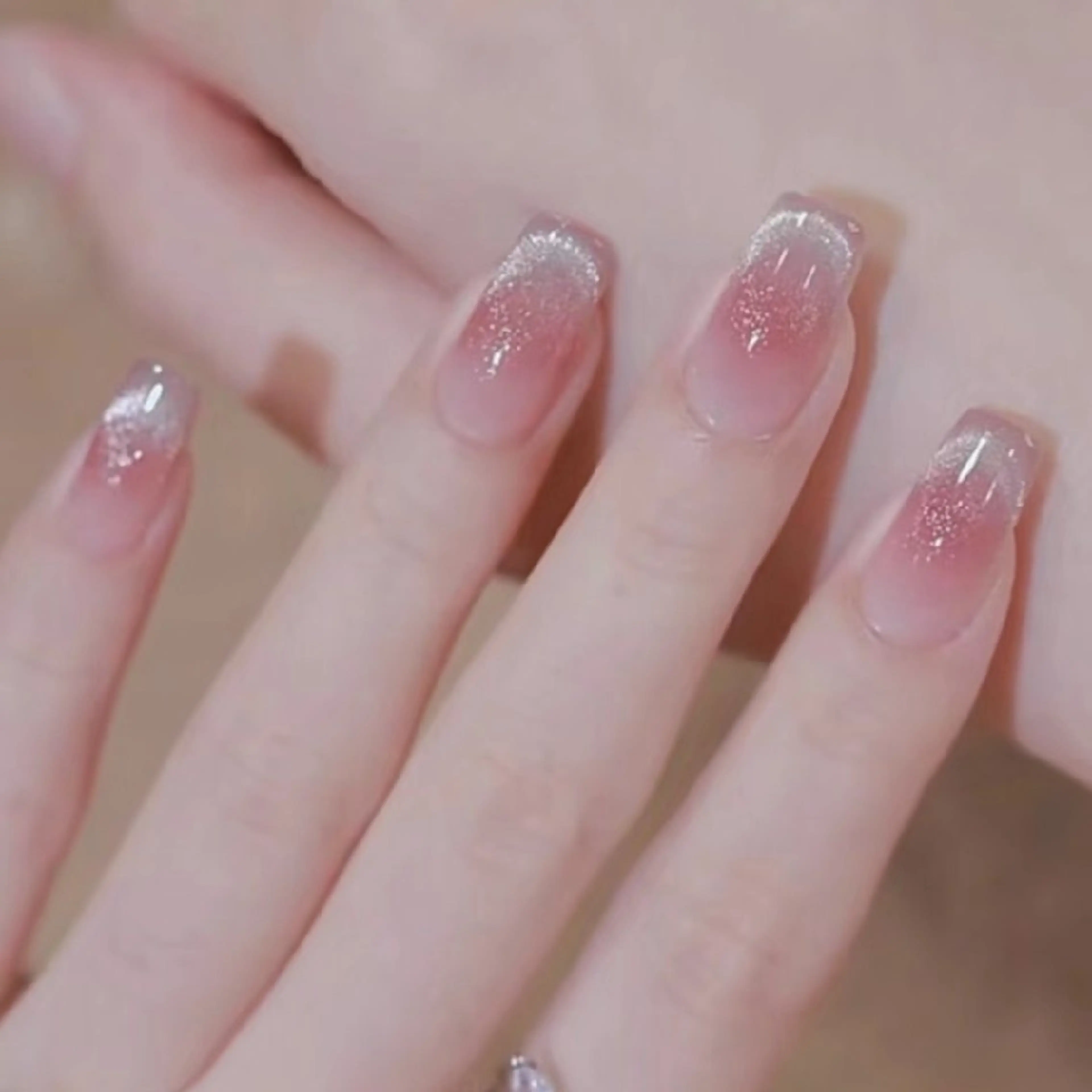 ネイル ハンドネイル E·U·B ネイル所属・横浜市中区曙町 E·U·Bネイルのネイルデザイン