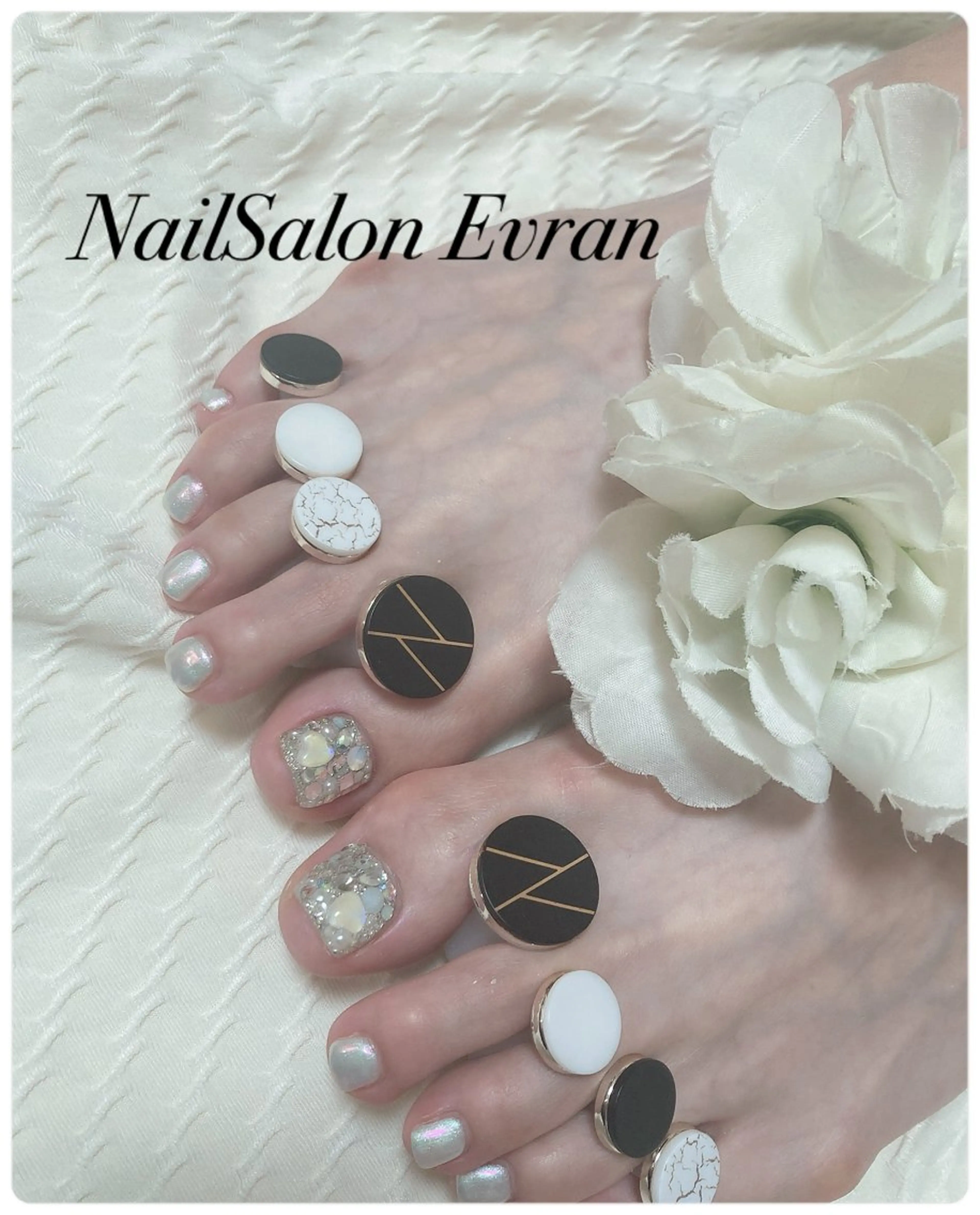 ネイル アートネイル フットネイル フレンチネイル マグネットネイル ミラーネイル フットネイル Nail salon Evranのネイルデザイン