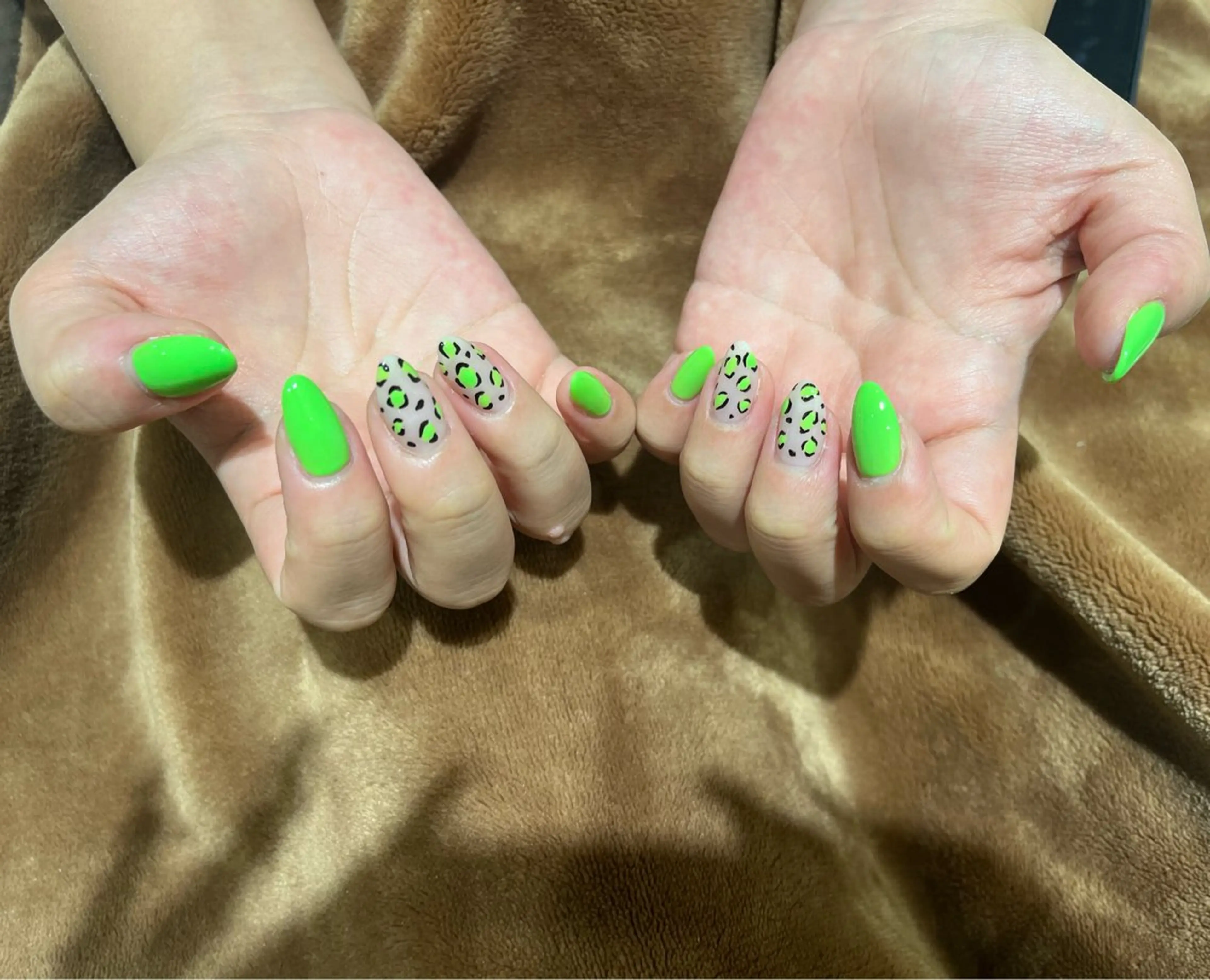 ネイル アニマル柄 ネイリスト MRNのネイルデザイン