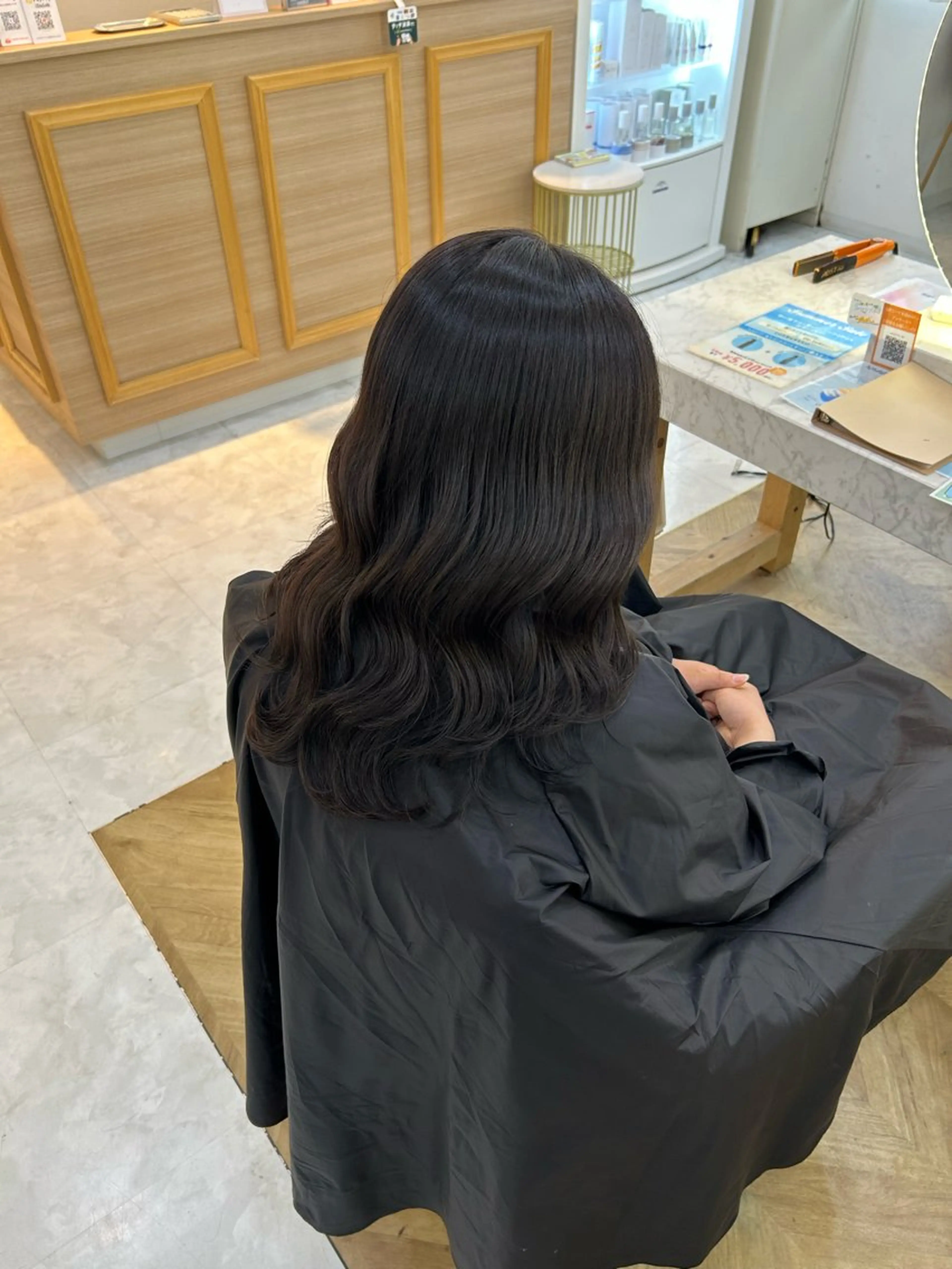 セミロング 飯嶋 萌のヘアスタイル