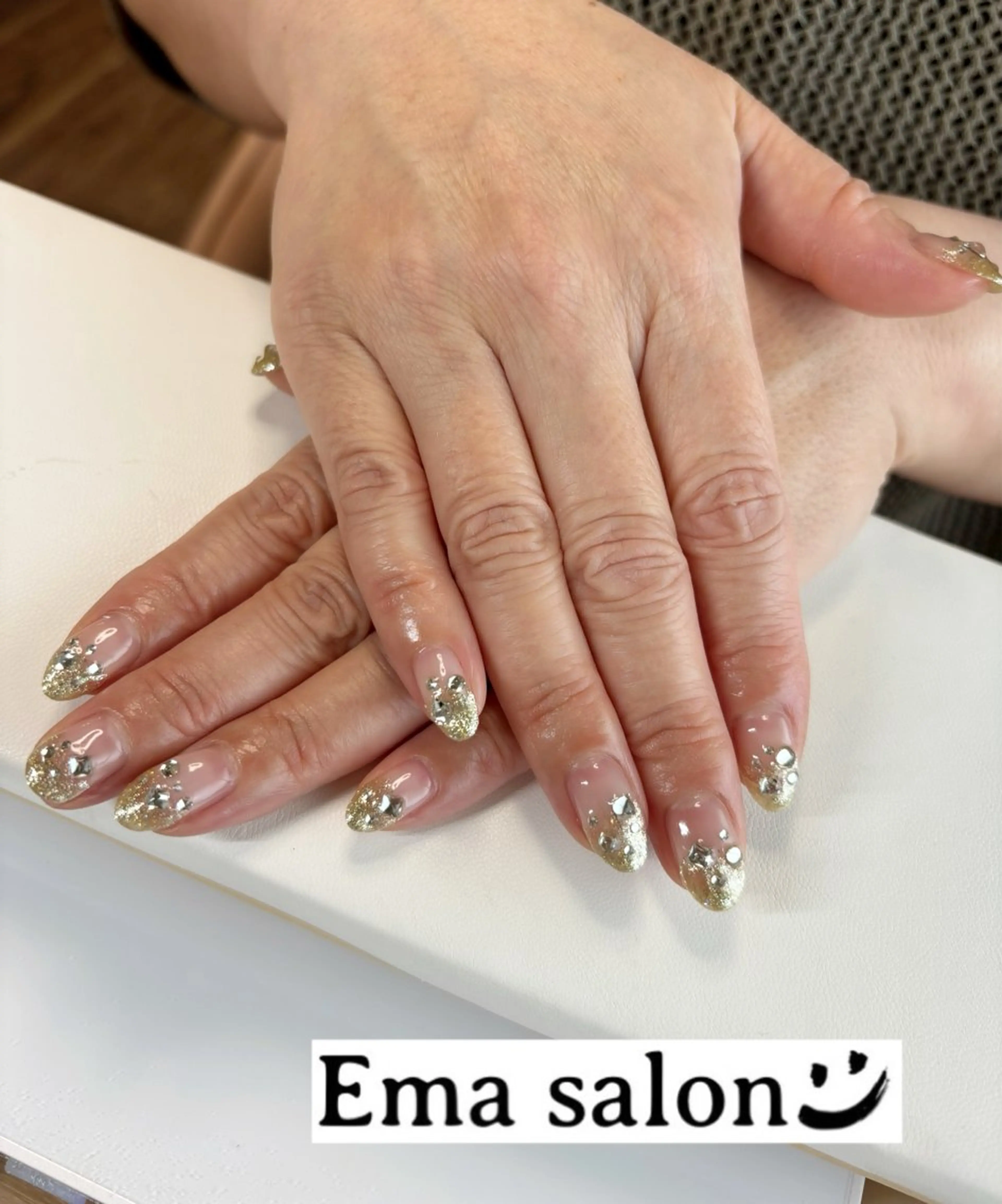 ネイル ゴールド キラキラネイル ラメ(グリッター) シンプルネイル ストーンネイル Ema salon所属・Ema salon hiromiのネイルデザイン