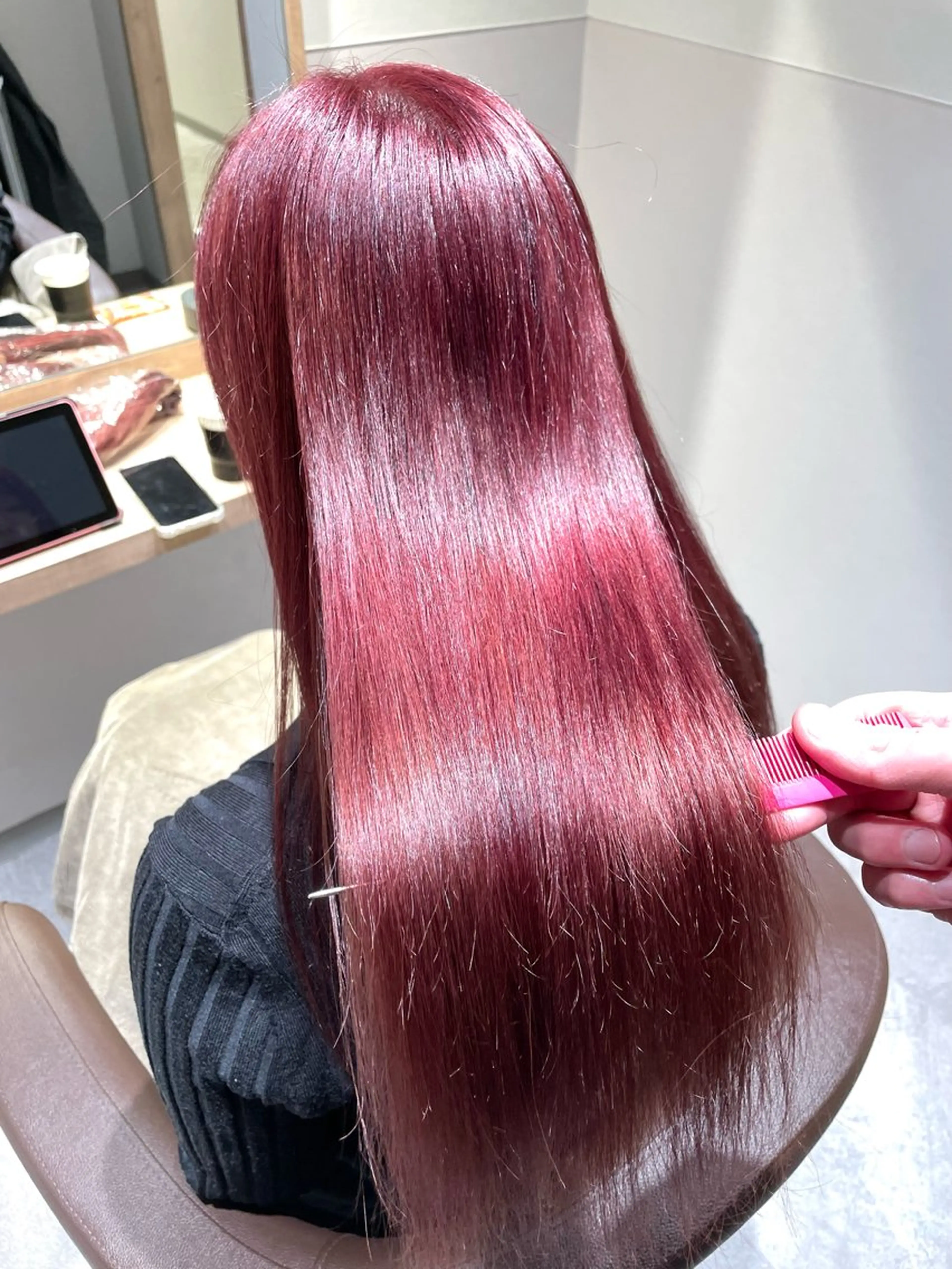 ロング カラー ピンクカラー トリートメント 佐藤 大地のヘアスタイル