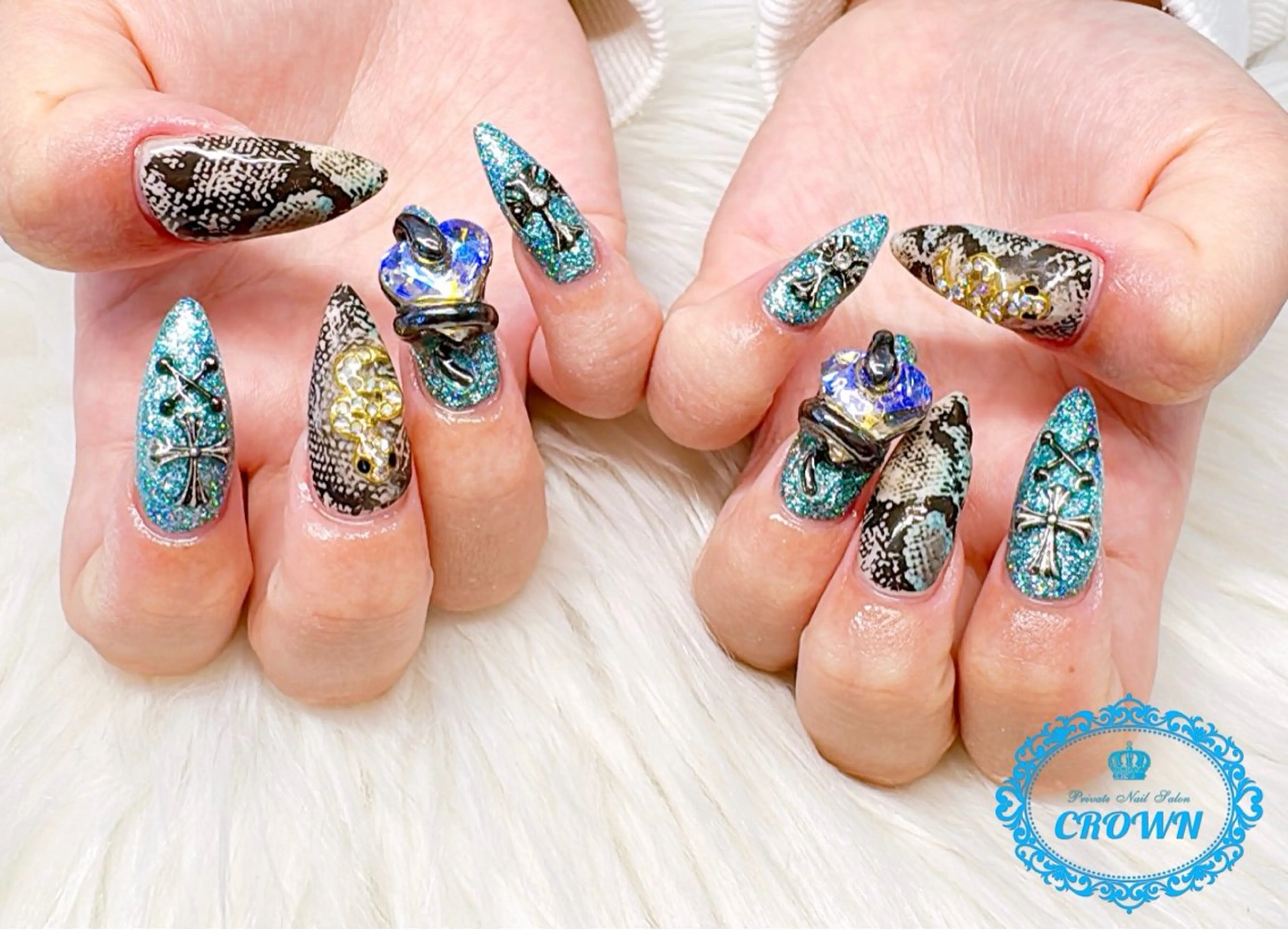 ネイル CROWN プライベートサロンのネイルデザイン