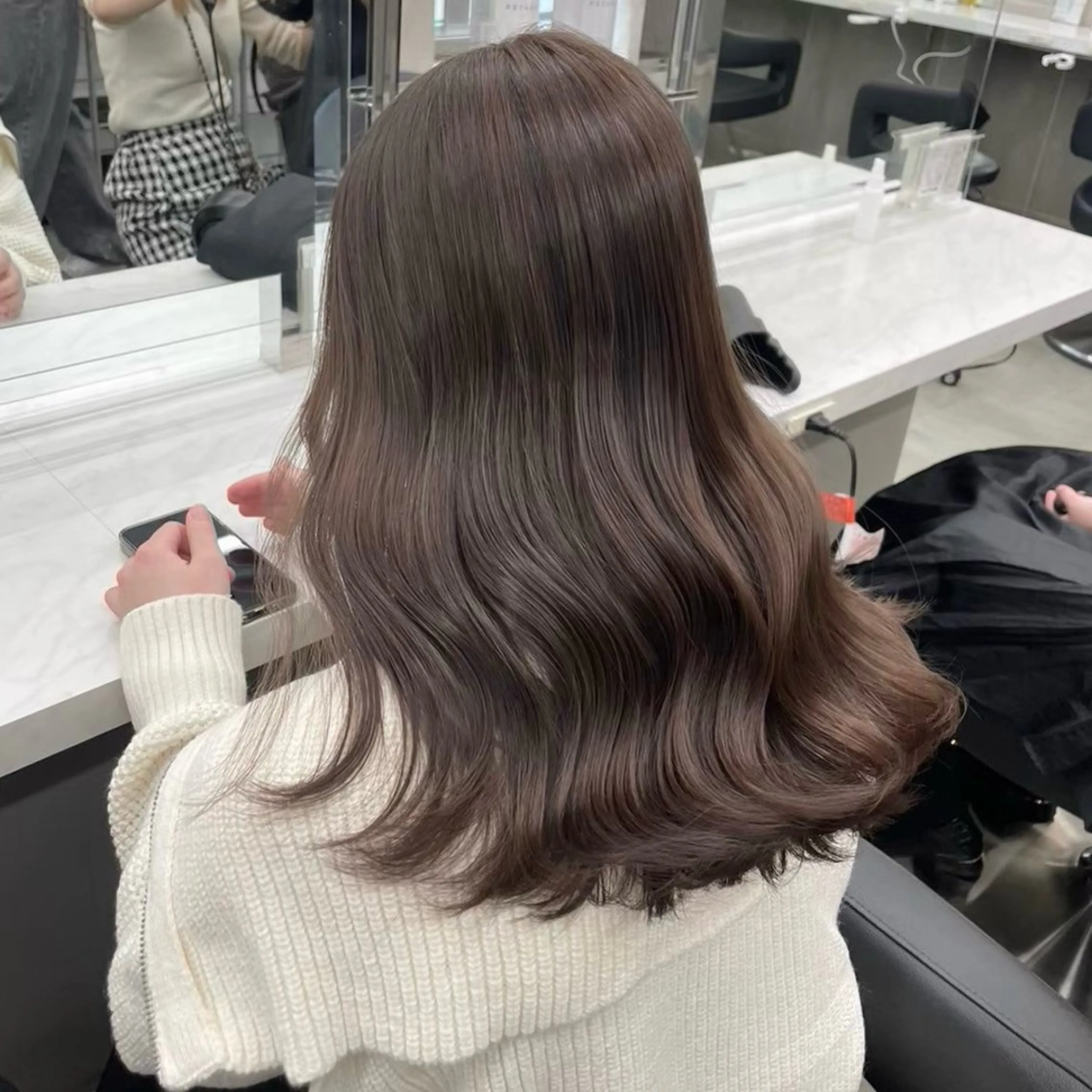 ロング カラー 韓国風艶髪🎀 暖色カラー🤍のヘアスタイル