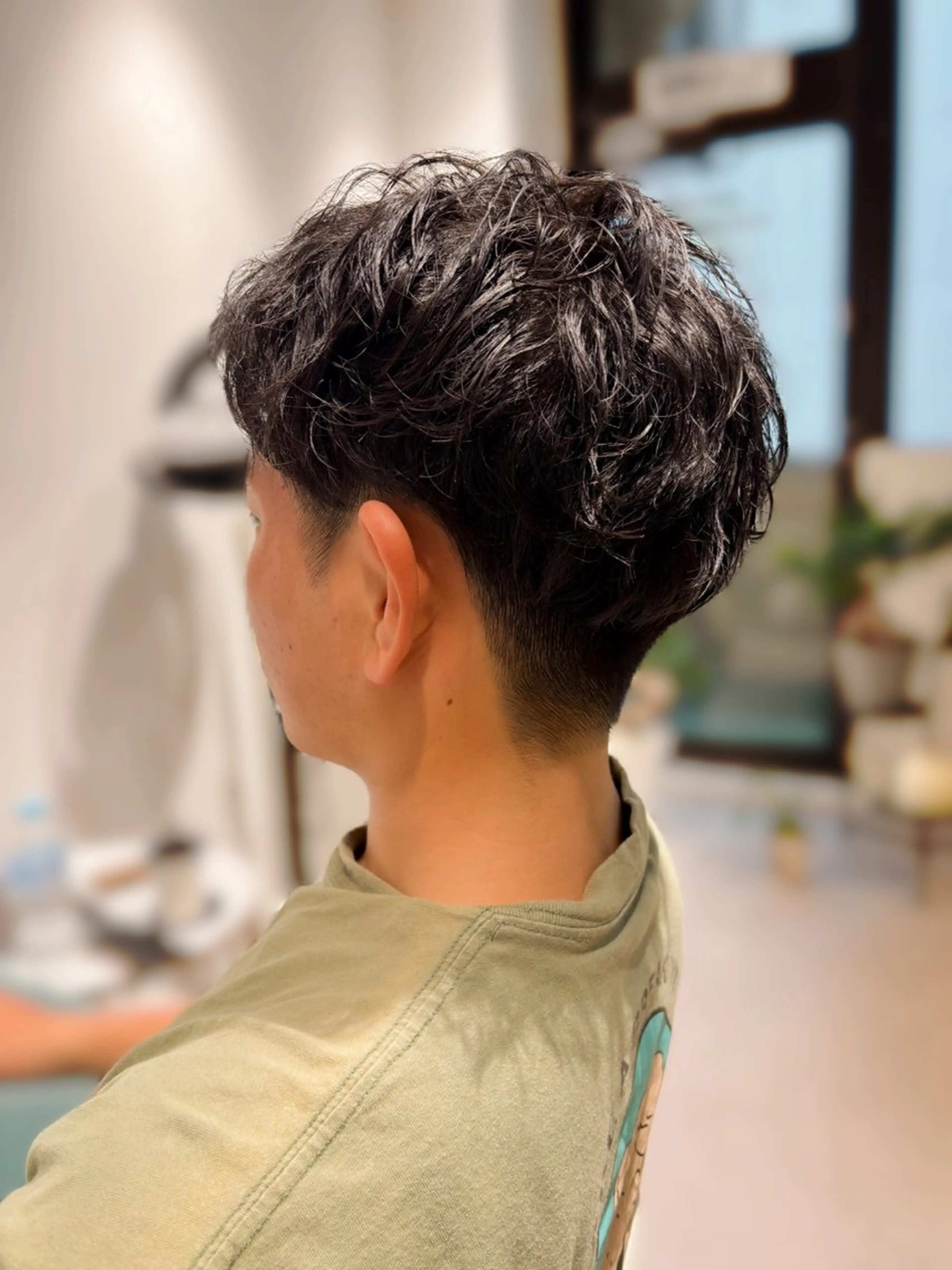 パーマ メンズ メンズパーマ ツーブロック 刈り上げ ニュアンスパーマ カット パーマ Kaho🌼/メンズ ニュアンスパーマのヘアスタイル