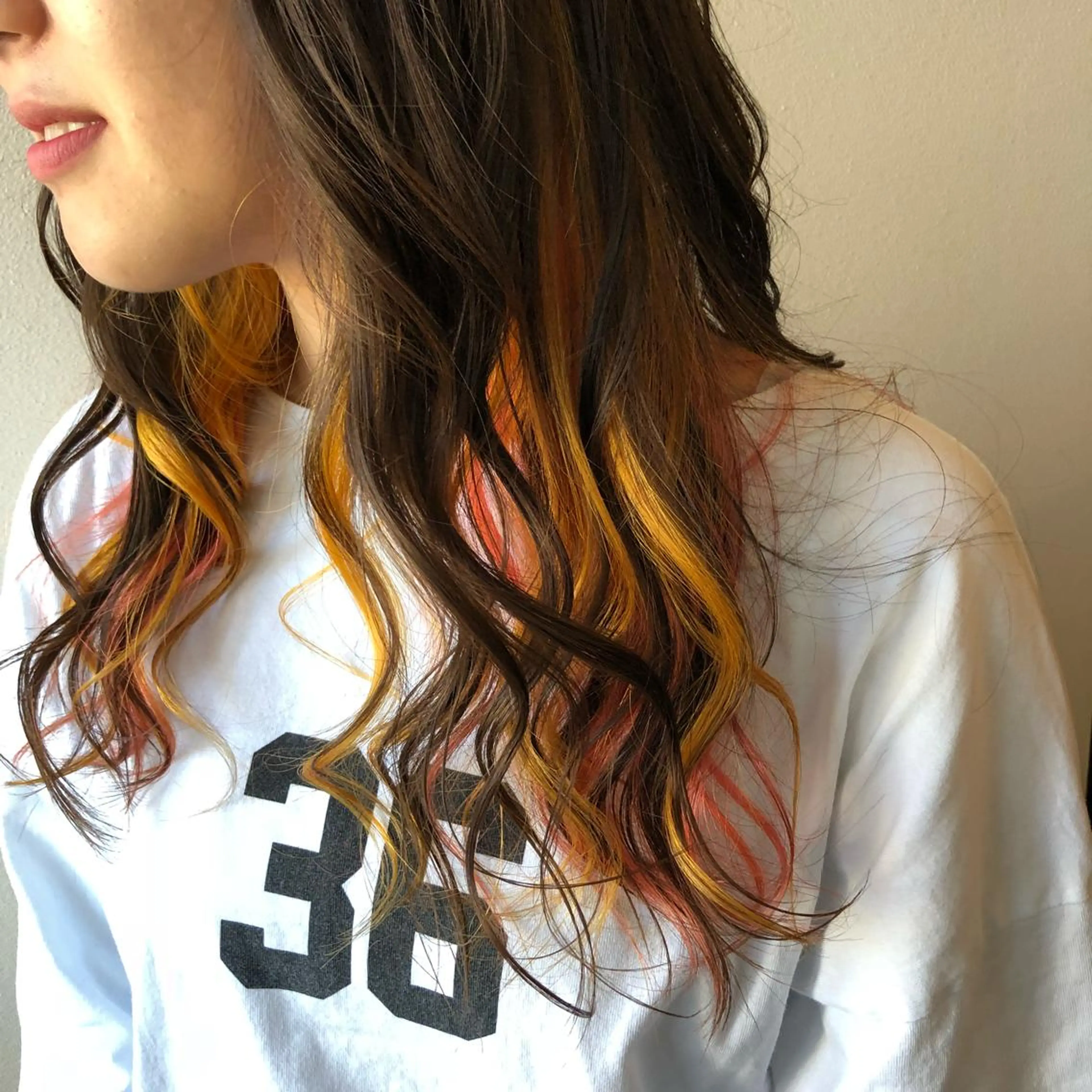 セミロング カラー オレンジ ピンクカラー ヘアカラー トリートメント Tiger  Lily所属・江藤 星史のヘアスタイル