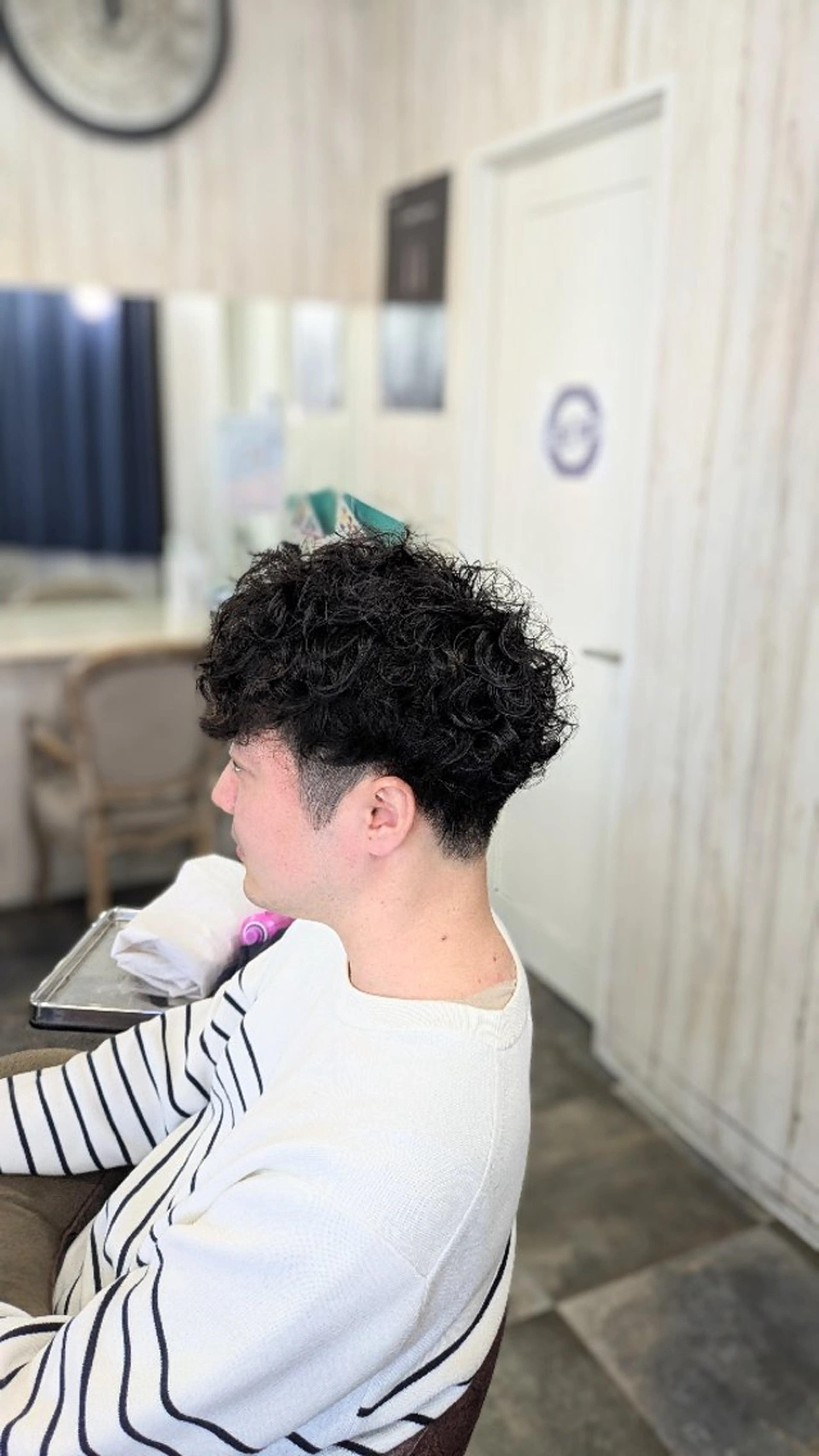 メンズ パーマ アップバング センターパート フェードカット メンズ韓国風 韓国マッシュ カット パーマ トリートメント メンズパーマ/顔周り レイヤー店長えのもとのヘアスタイル