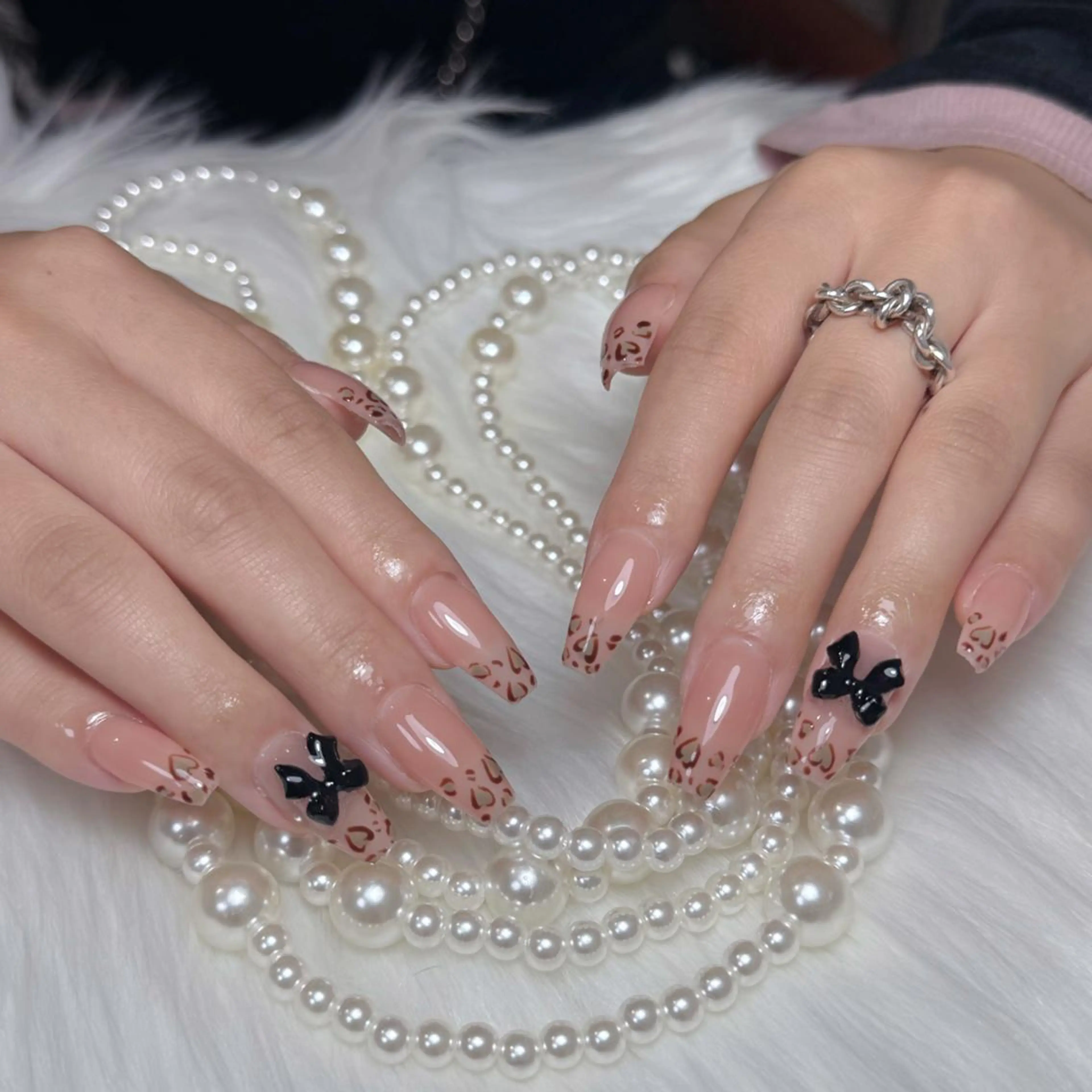 ネイル アートネイル オーロラネイル ガーリー キラキラネイル 韓国ネイル ハンドネイル DIAMOND Nail🍒のネイルデザイン