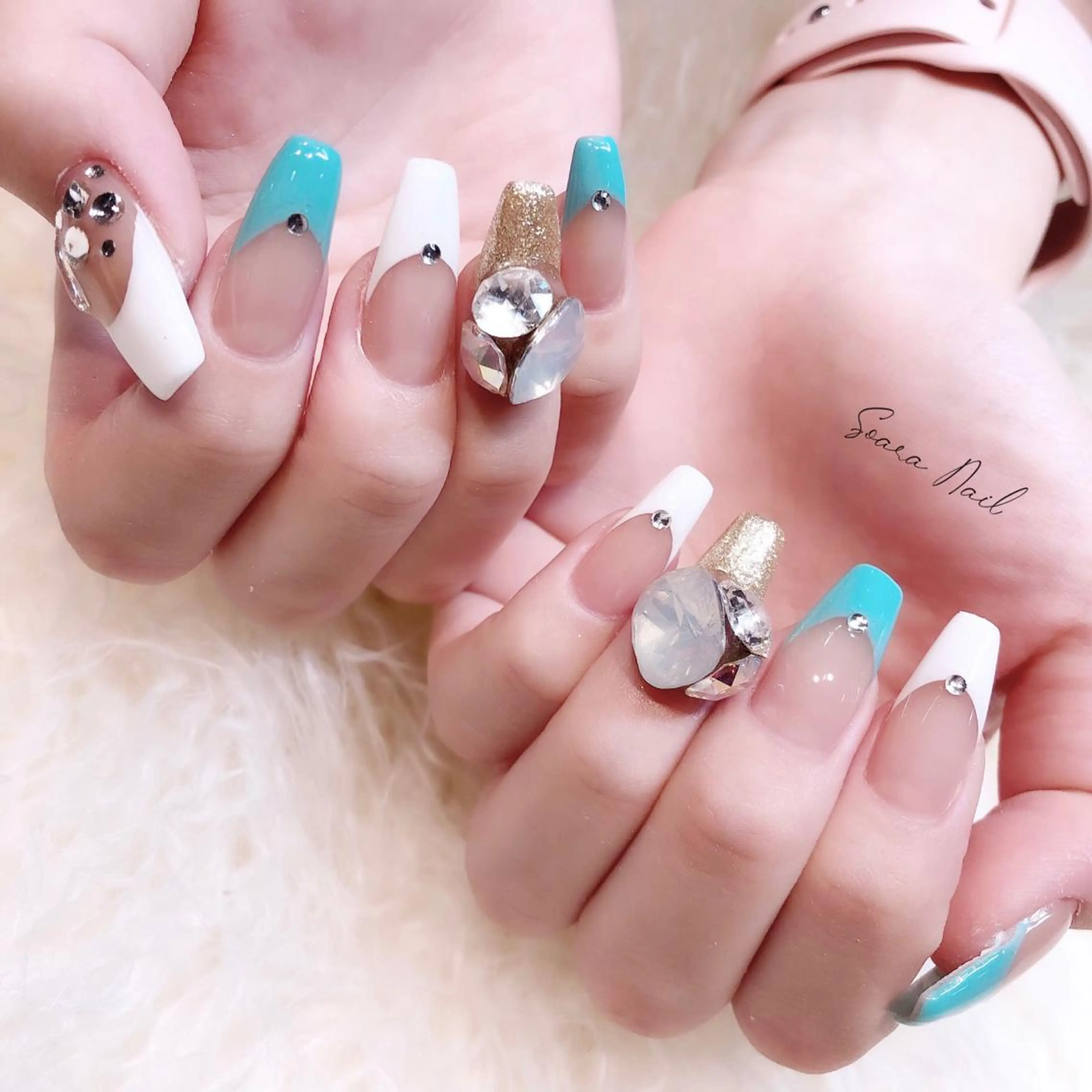 ネイル フレンチネイル ハンドネイル Salon Cleve所属・T. maoのネイルデザイン