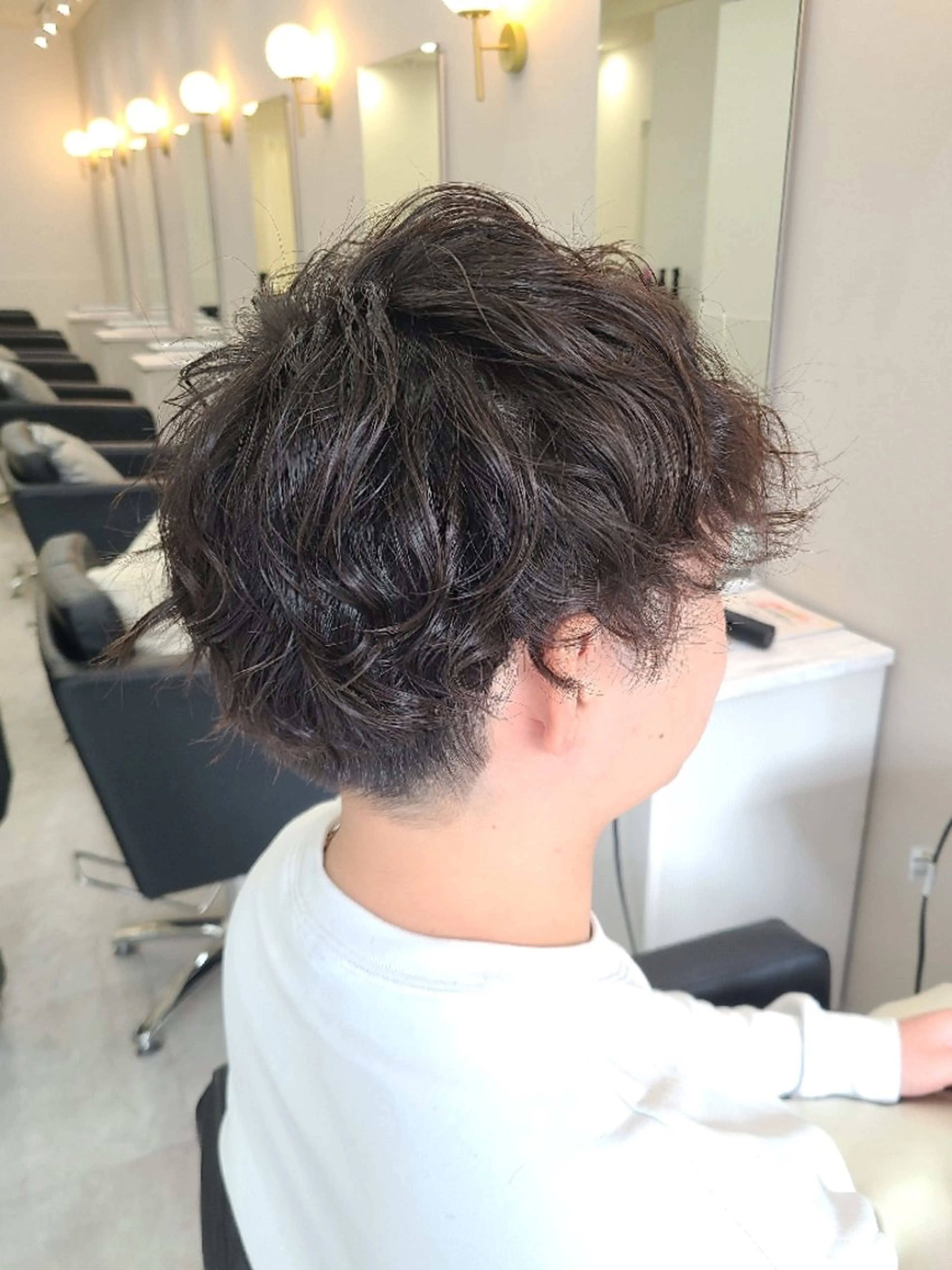 ショート パーマ メンズ メンズパーマ スパイラルパーマ カット パーマ 桐島 令奈のヘアスタイル