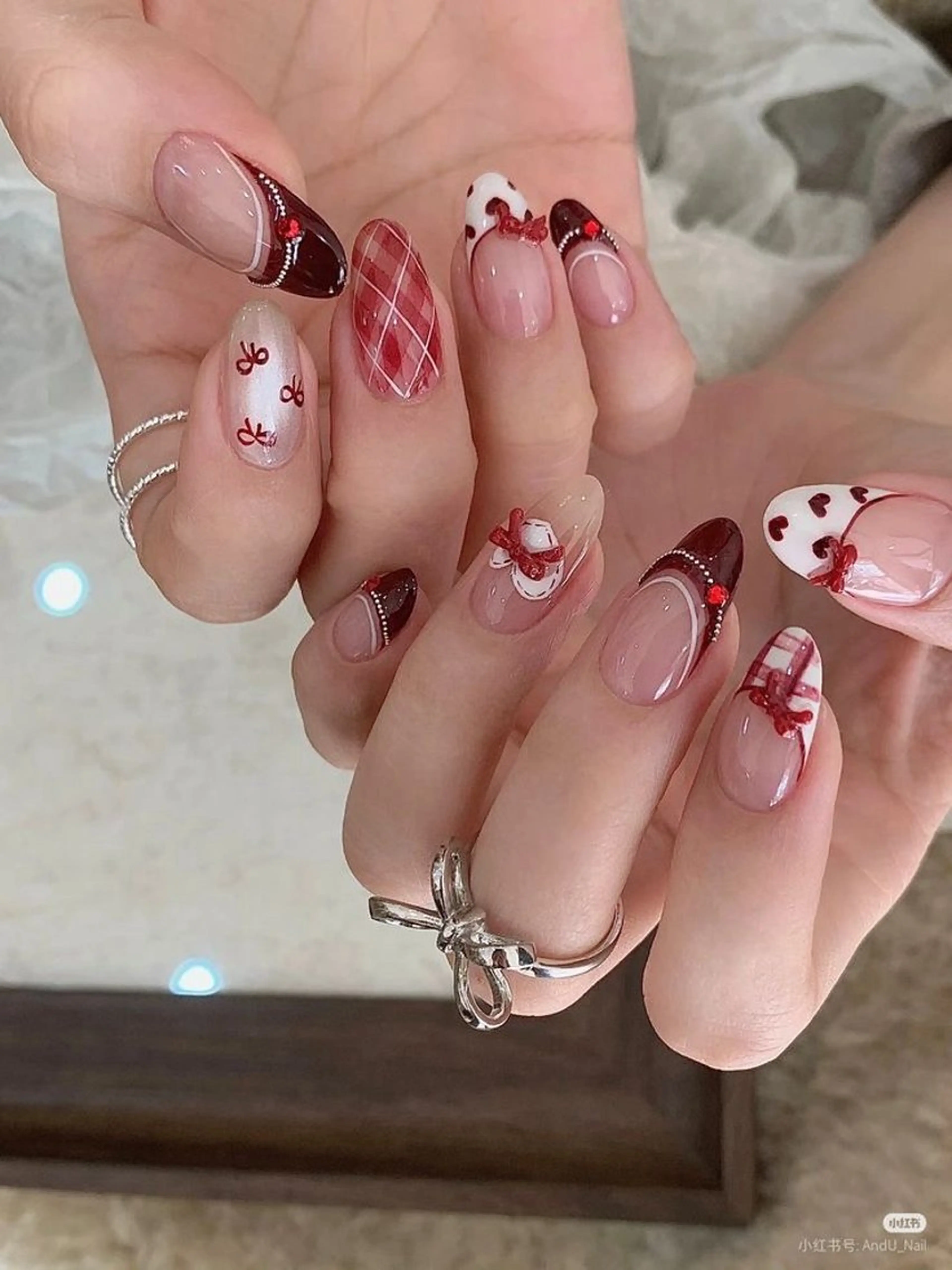 ネイル アートネイル ジェルネイル キラキラネイル 持ち込み ワンホンネイル ハンドネイル ハンドケア Panda chan Novaのネイルデザイン