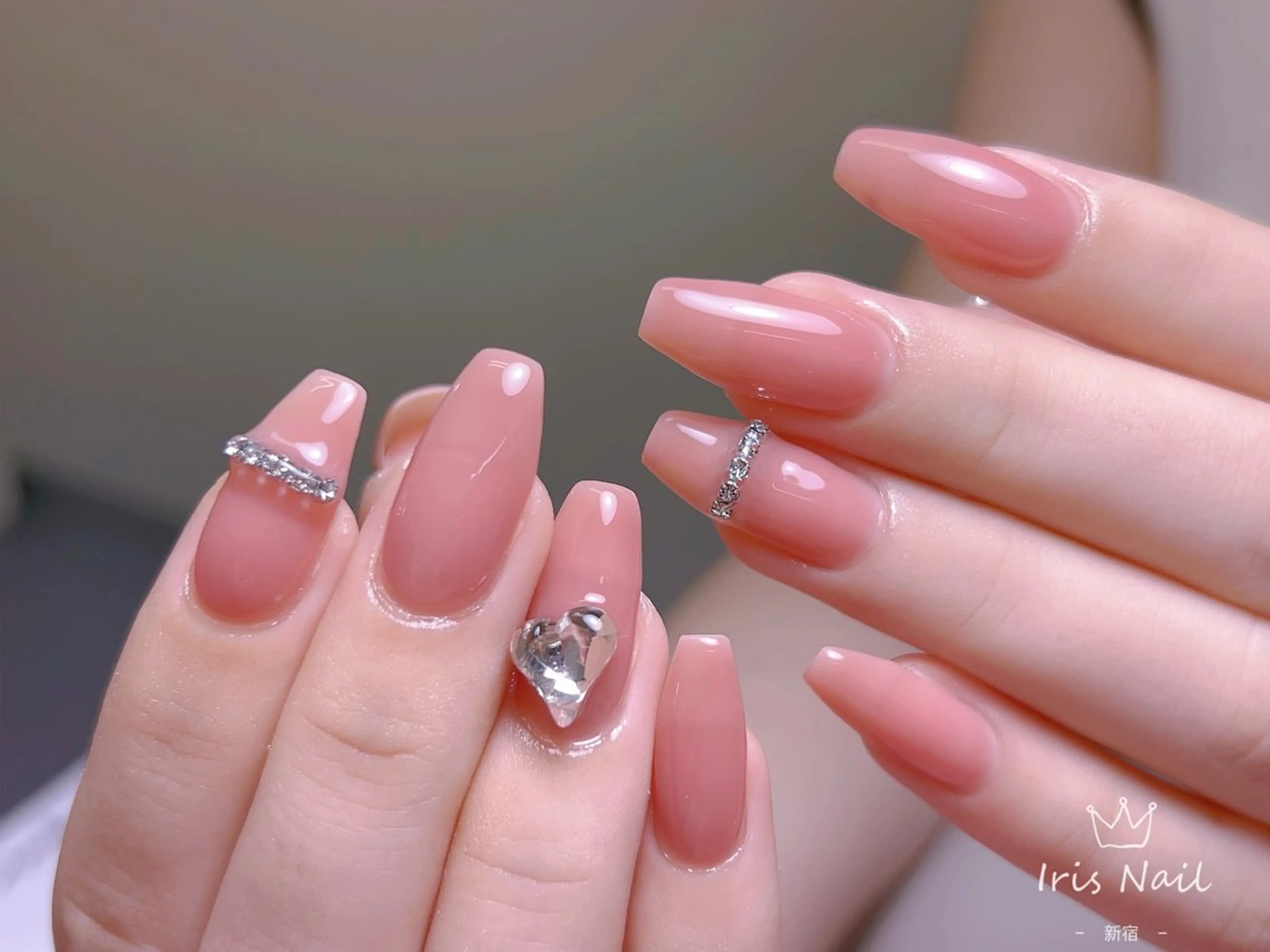 ネイル フレンチネイル ジェルネイル グラデーション 韓国ネイル マグネットネイル ハンドネイル 【長さ出し】 IRIS NAILのネイルデザイン