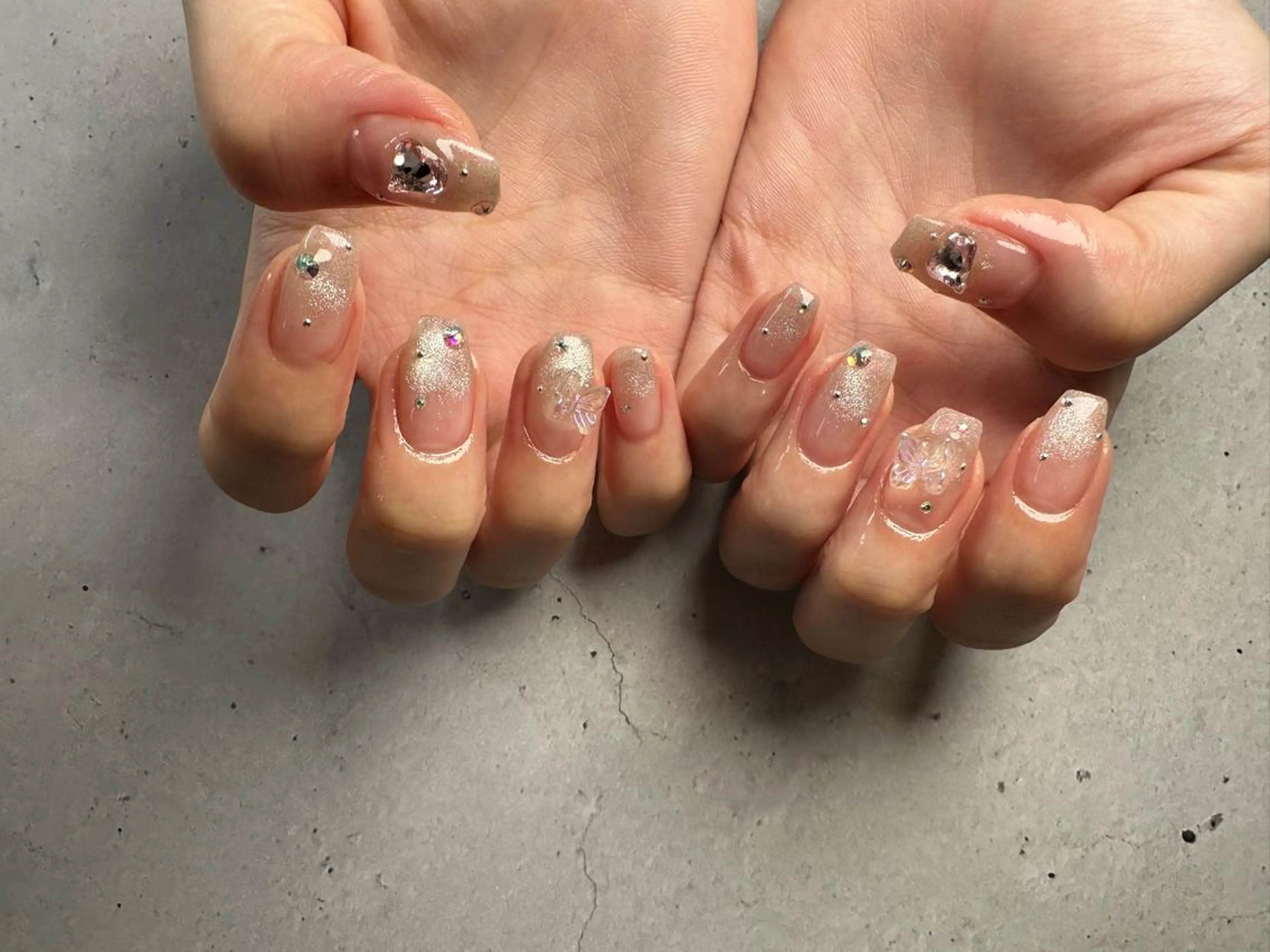 ネイル 高野 梨紗子のネイルデザイン