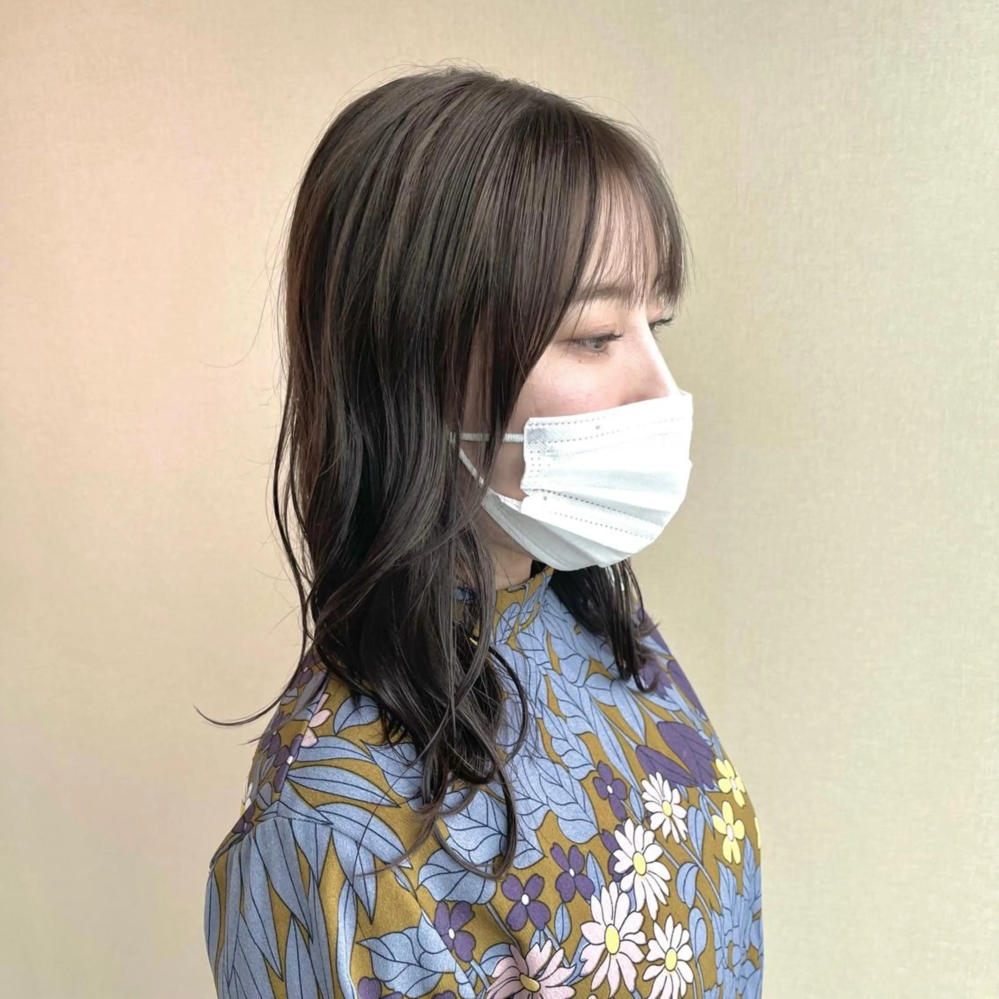 ミディアム カラー 透明感カラー グレージュ 砂川朱音⌇鶴見区横堤 ⌇抜け感ヘア⌇韓国風のヘアスタイル