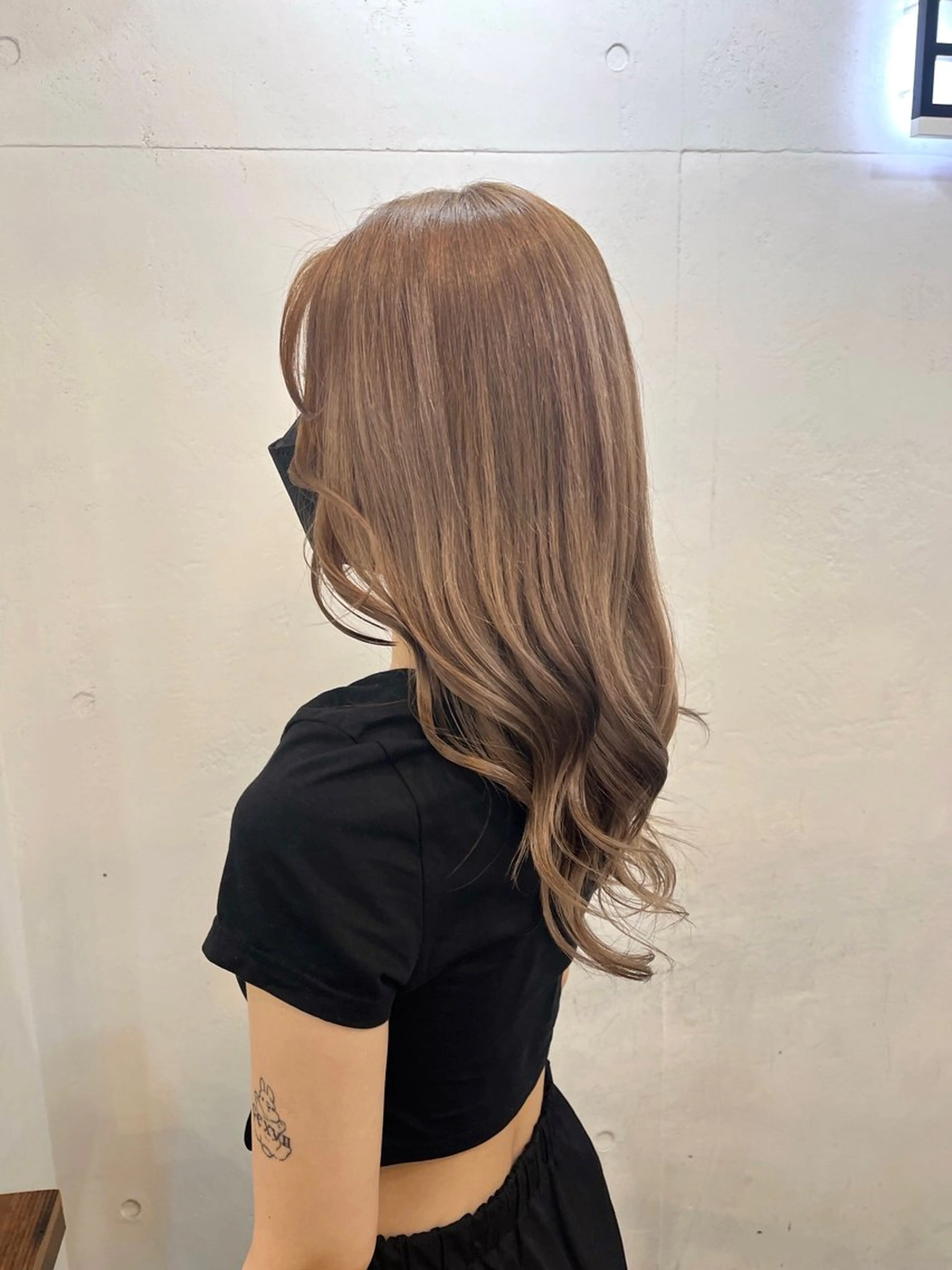 セミロング カラー ヘアアレンジ hazuki🐈‍⬛ 透明感カラーのヘアスタイル