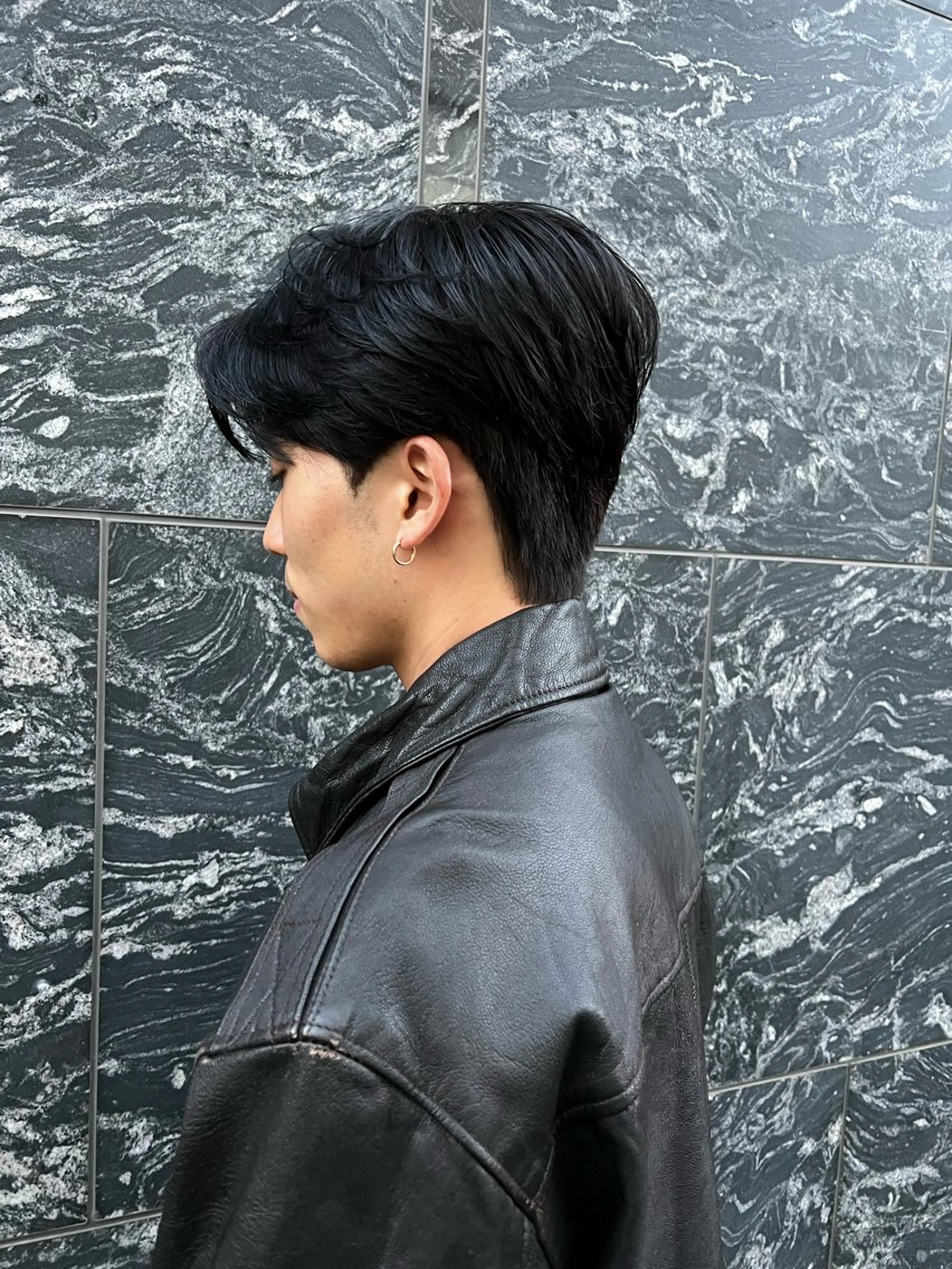 ショート パーマ メンズ センターパート ダウンパーマ メンズパーマ カット パーマ トリートメント 樋野 亮のヘアスタイル