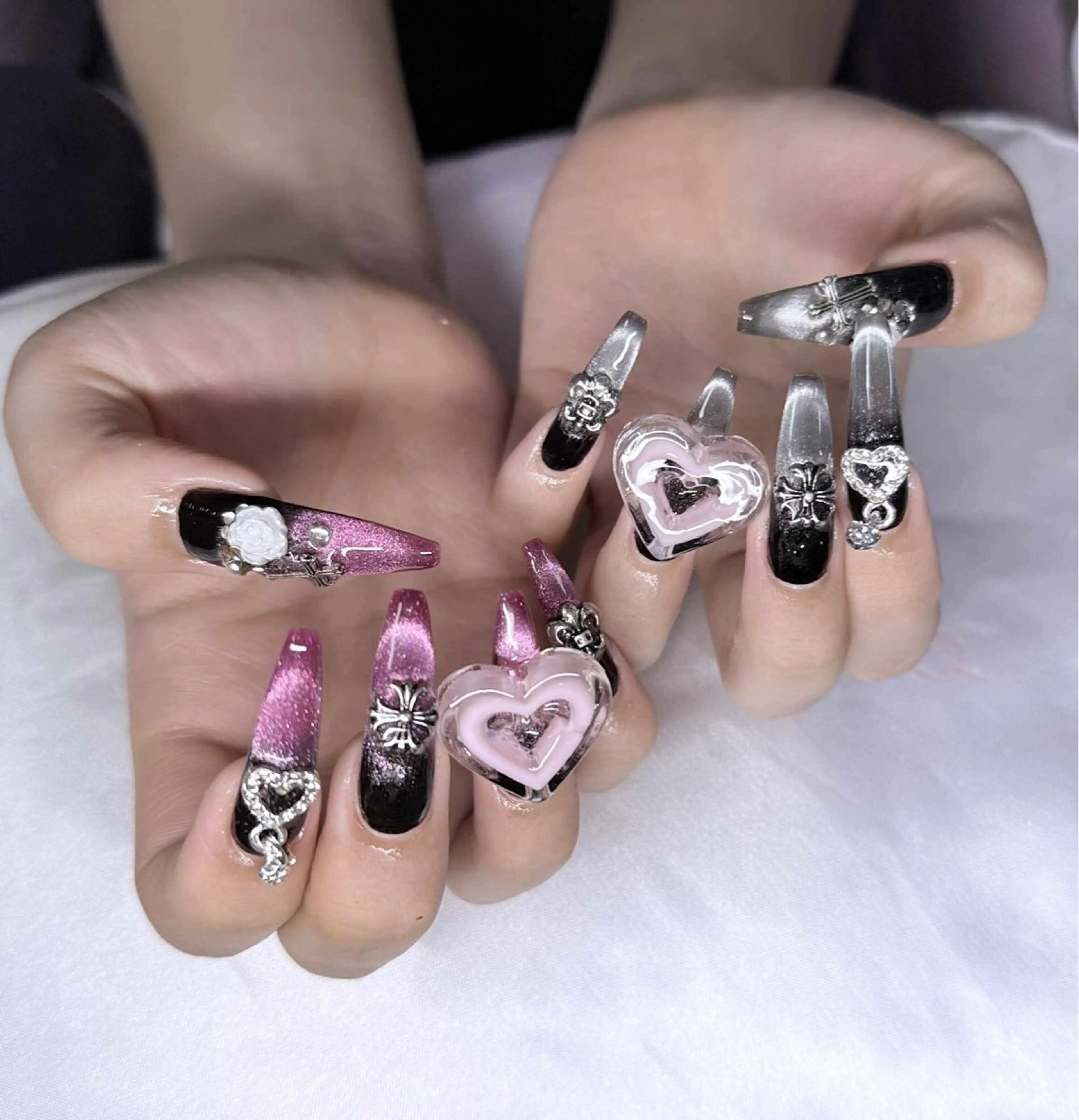 ネイル 長さ出し グラデーション 卒業式 キラキラネイル マグネットネイル ハンドネイル Lee Nailsのネイルデザイン