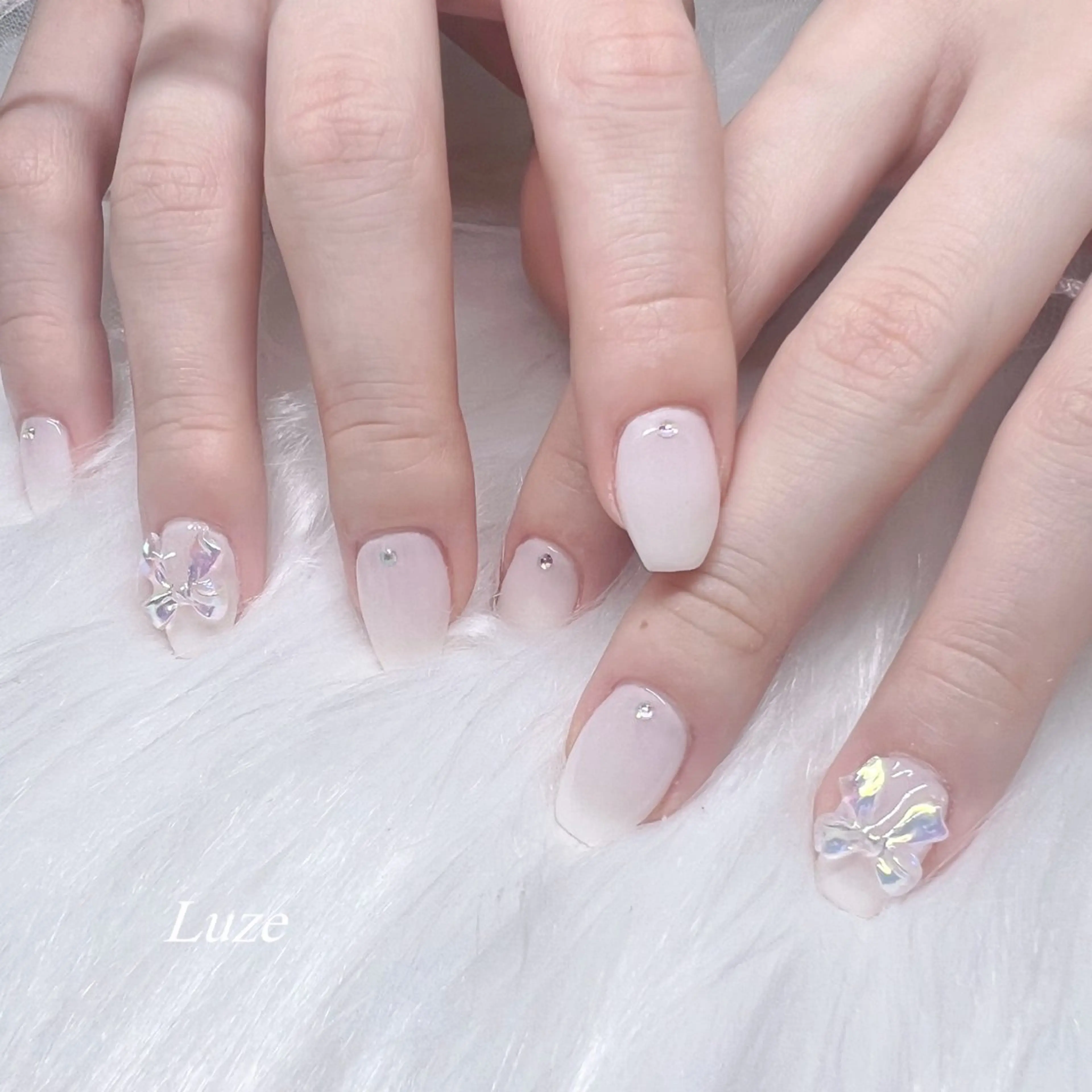 ネイル Luze Whitening&Nail care所属・Luze 泉 明日花のネイルデザイン