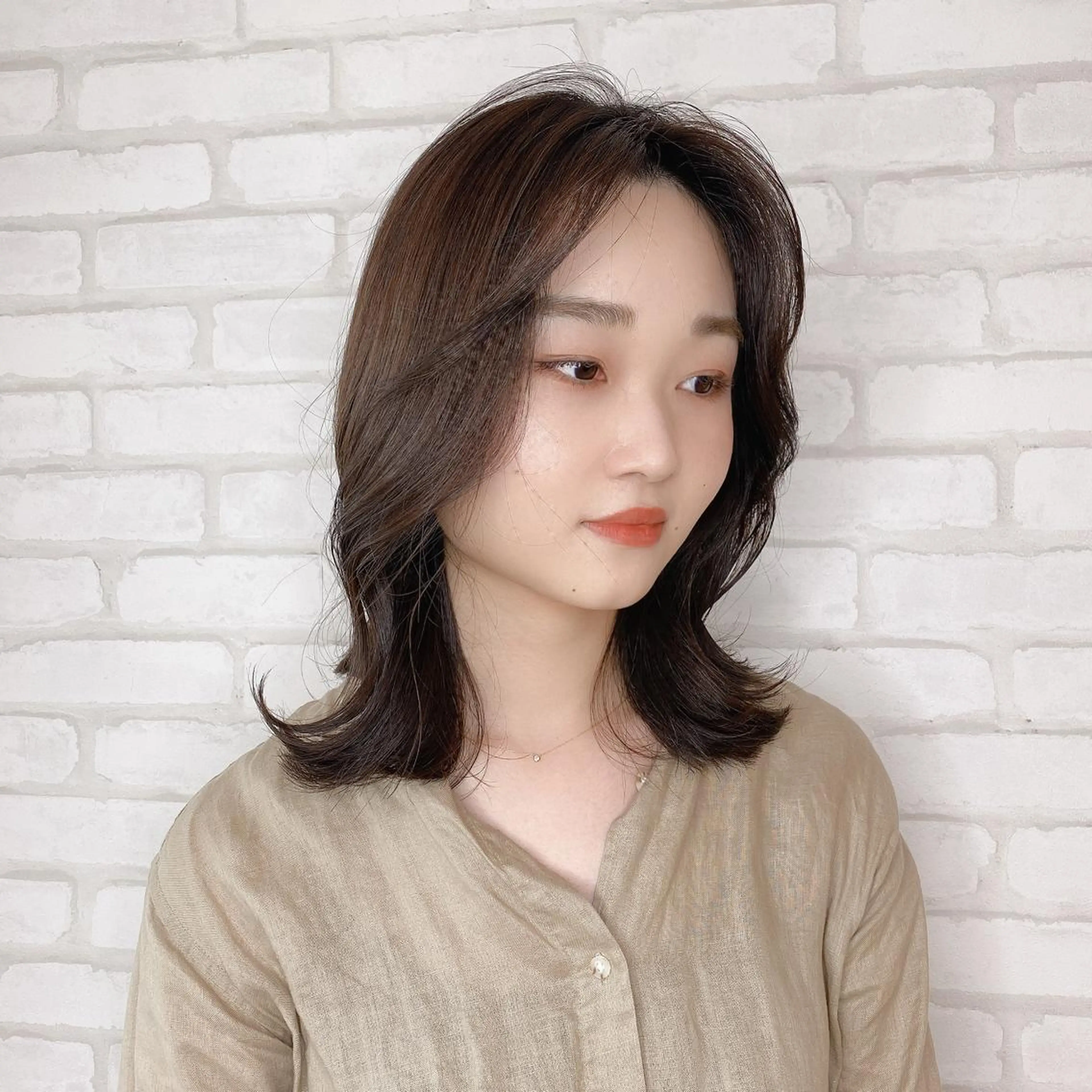 ミディアム カラー abilita AZUSAのヘアスタイル