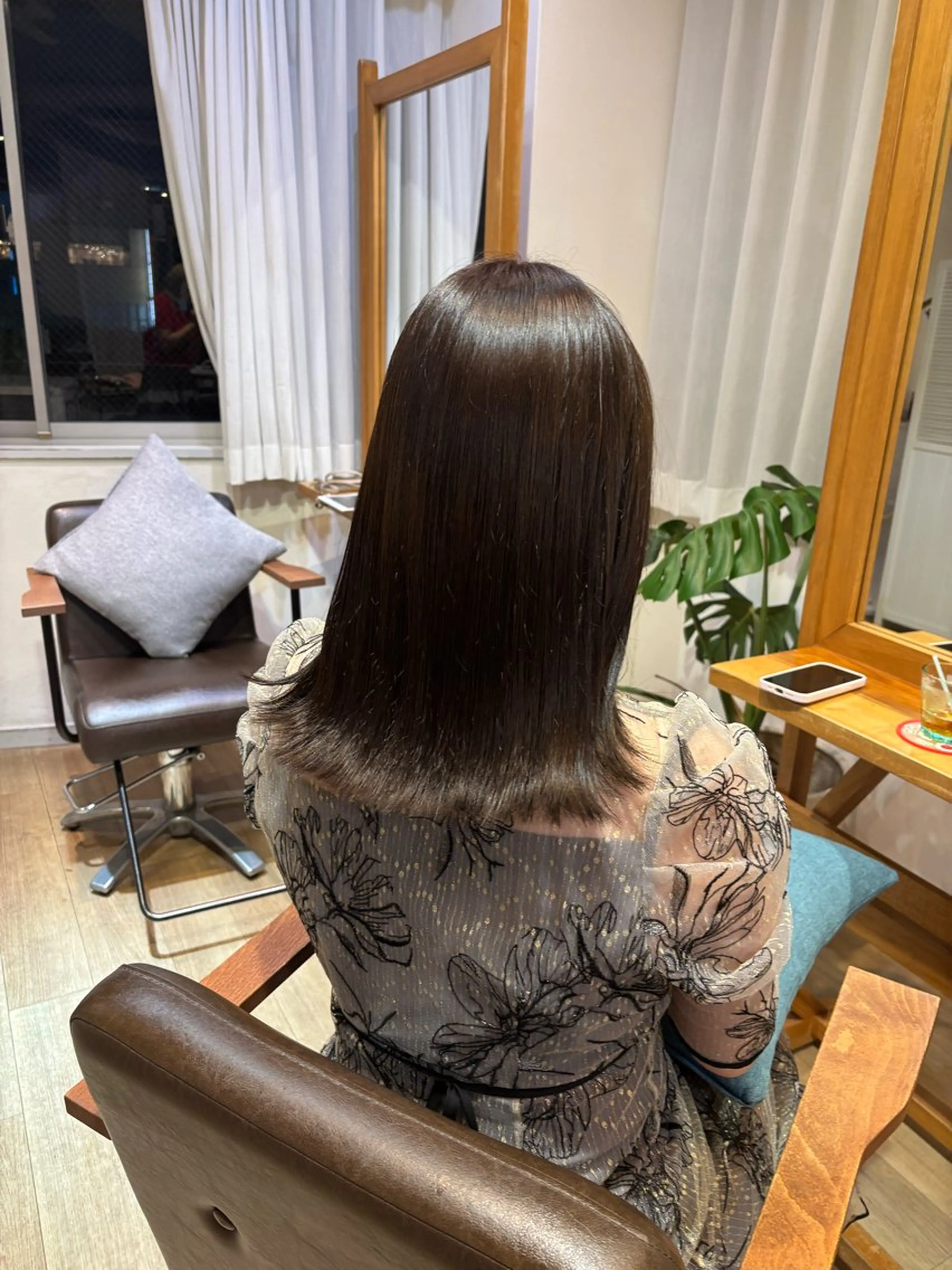 セミロング カラー 透明感カラー オリーブカラー カット ヘアカラー トリートメント RINNO🌷艶髪/ 艶カラーのヘアスタイル