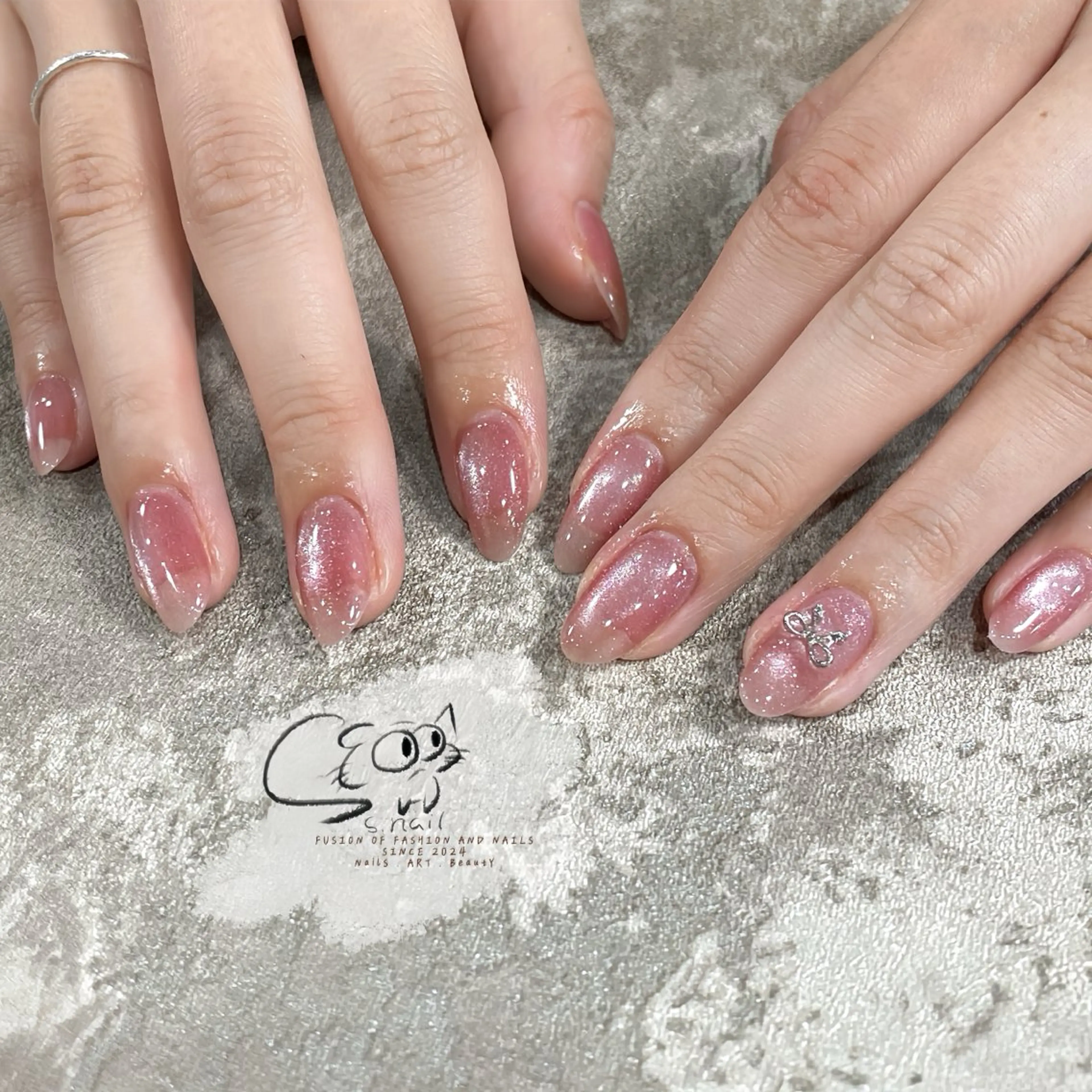 ネイル チークネイル フレンチネイル グラデーション マグネットネイル ワンカラーネイル ハンドネイル S.nail所属・S.nail _のネイルデザイン