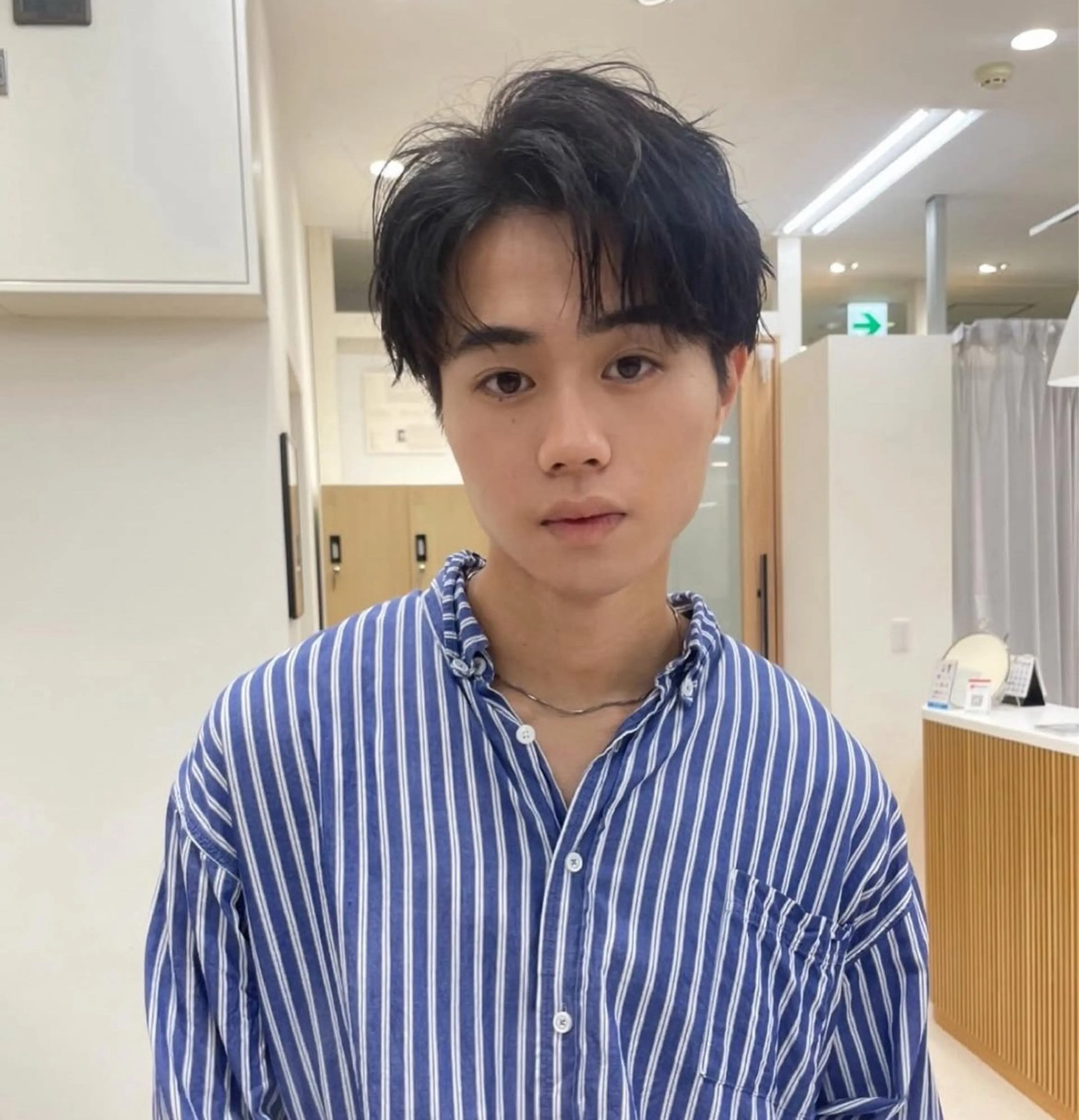 ショート パーマ メンズ アップバング メンズパーマ ニュアンスパーマ カット hana ・メンズ特化のヘアスタイル