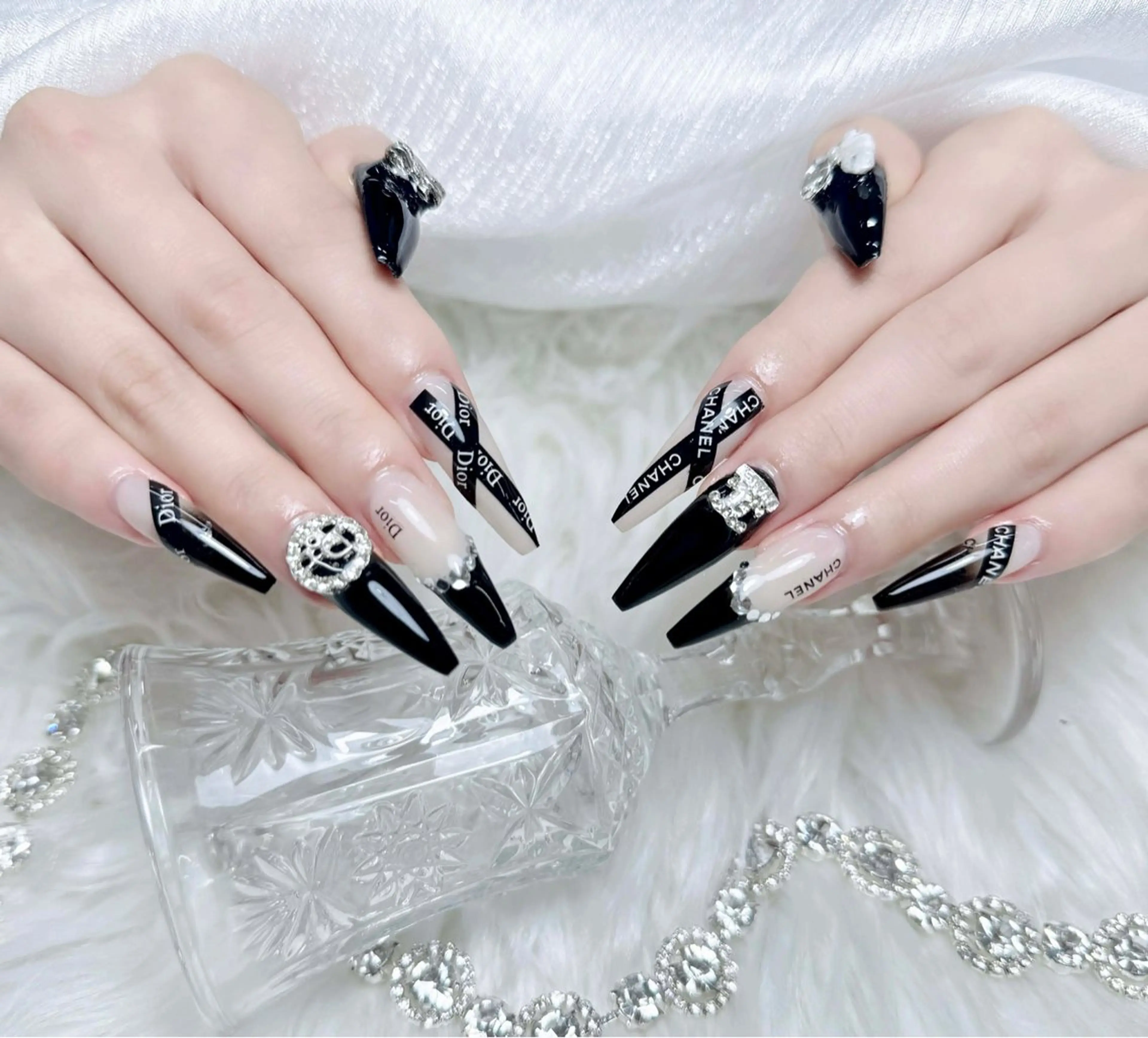 ネイル アートネイル フレンチネイル ジェルネイル グラデーション ニュアンスネイル ハンドネイル ハンドケア Nova Nail Shinsaiのネイルデザイン