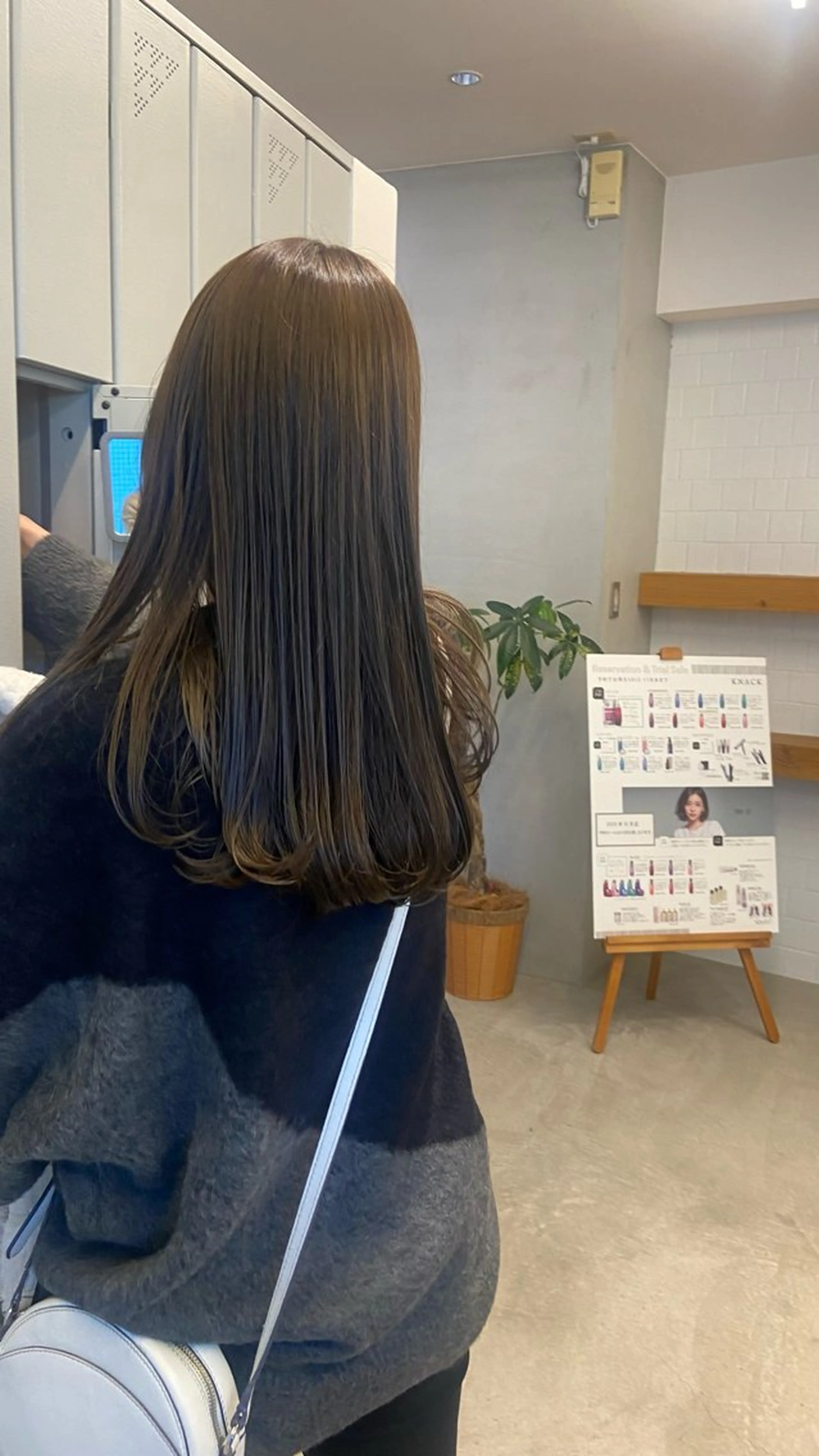 ロング カラー ベージュカラー オリーブベージュ ヘアカラー Rinon所属・沖 真琴のヘアスタイル