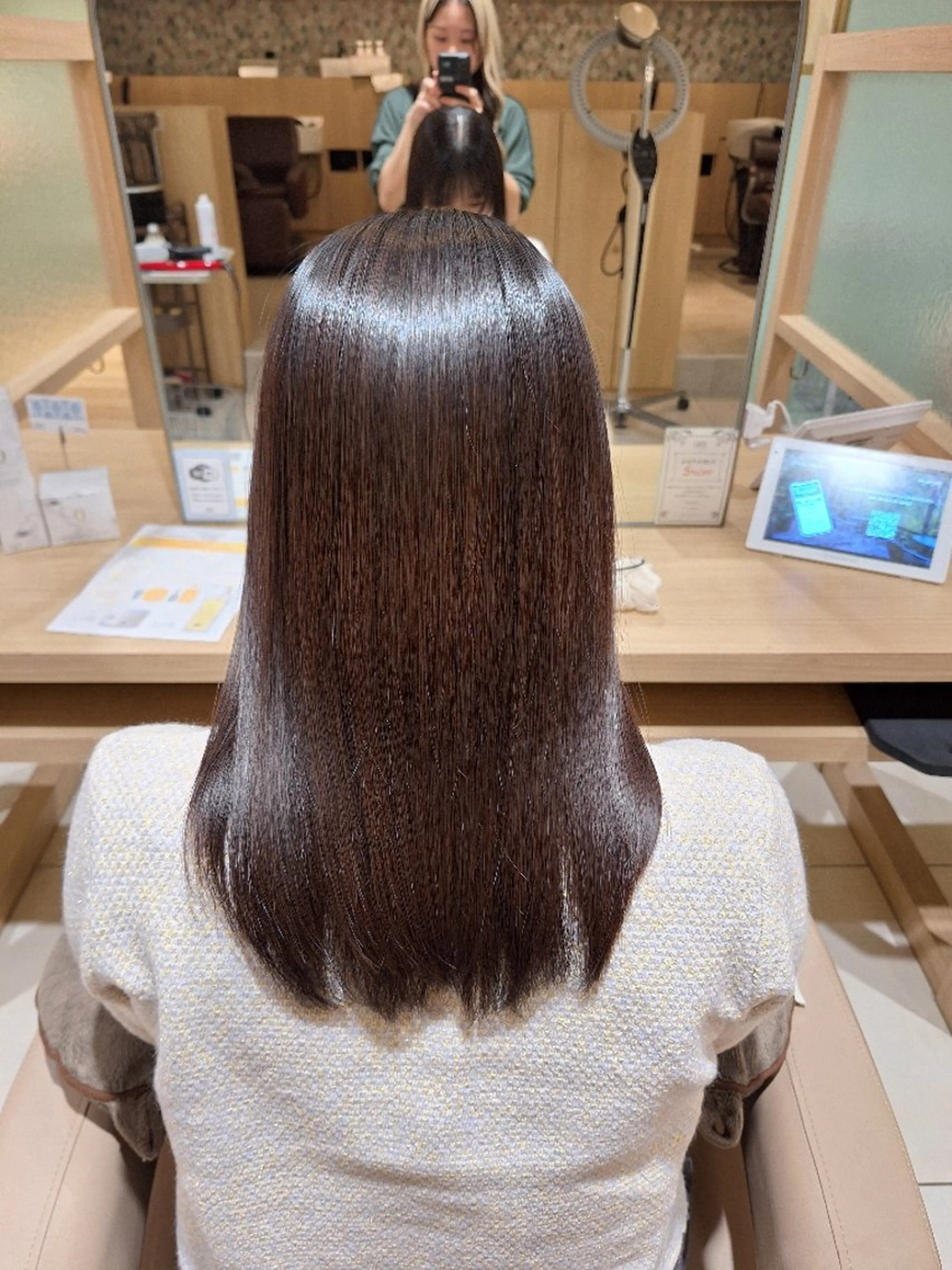 ミディアム 艶髪縮毛矯正🪽💫 安田彩愛のヘアスタイル