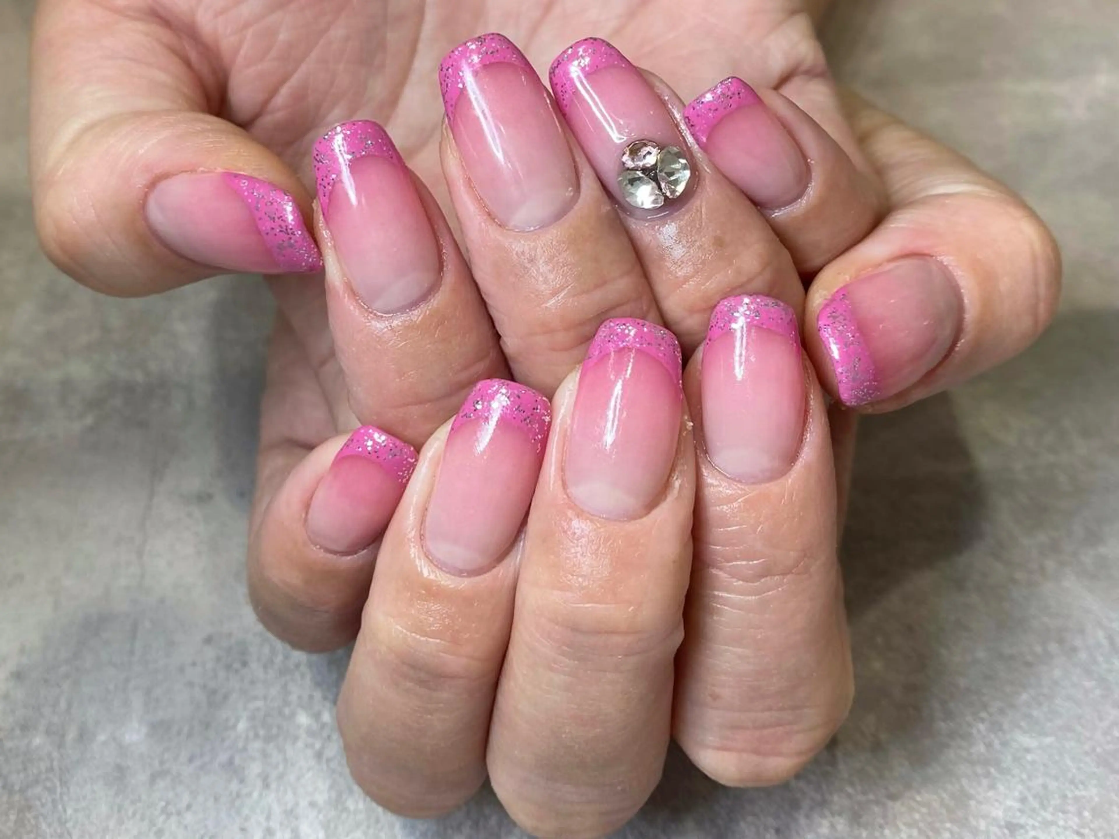 ネイル gluck(グリュック)所属・なかがわ まゆこのネイルデザイン