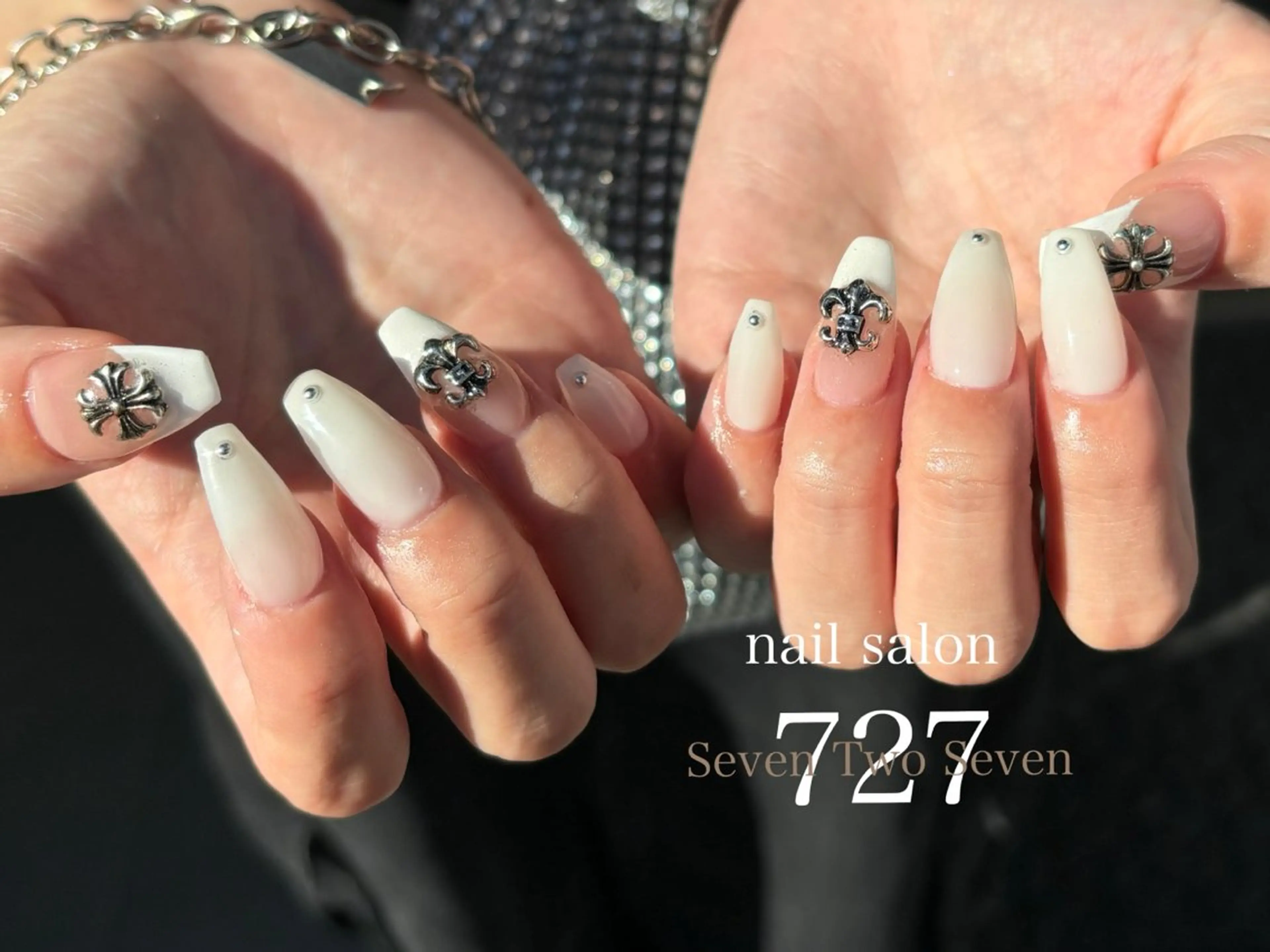ネイル ハンドネイル 727 nailのネイルデザイン