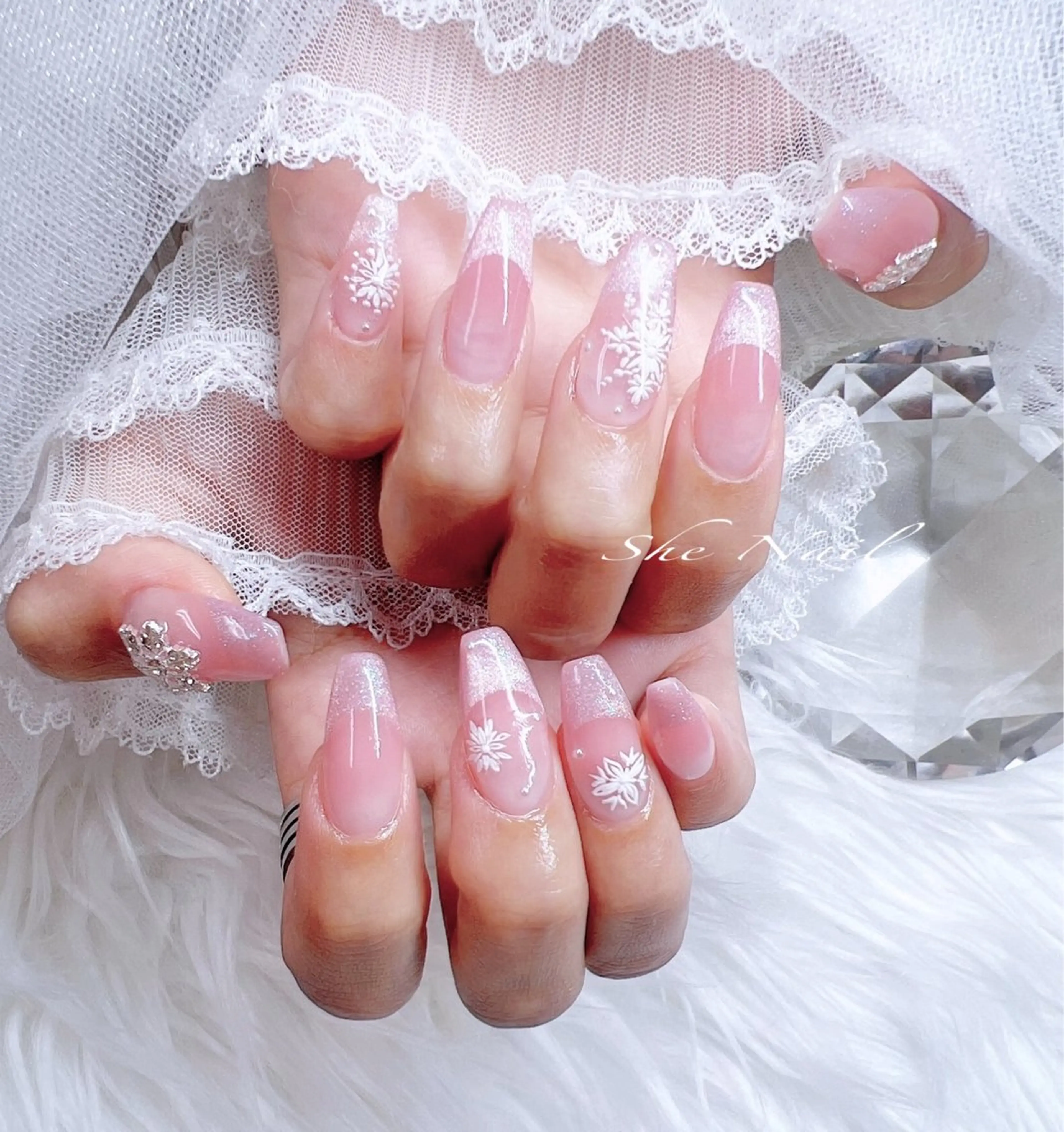 ネイル チークネイル 長さ出し フレンチネイル ガラスフレンチ マグネットネイル ハンドネイル She Nail所属・ISA_ BELLAのネイルデザイン