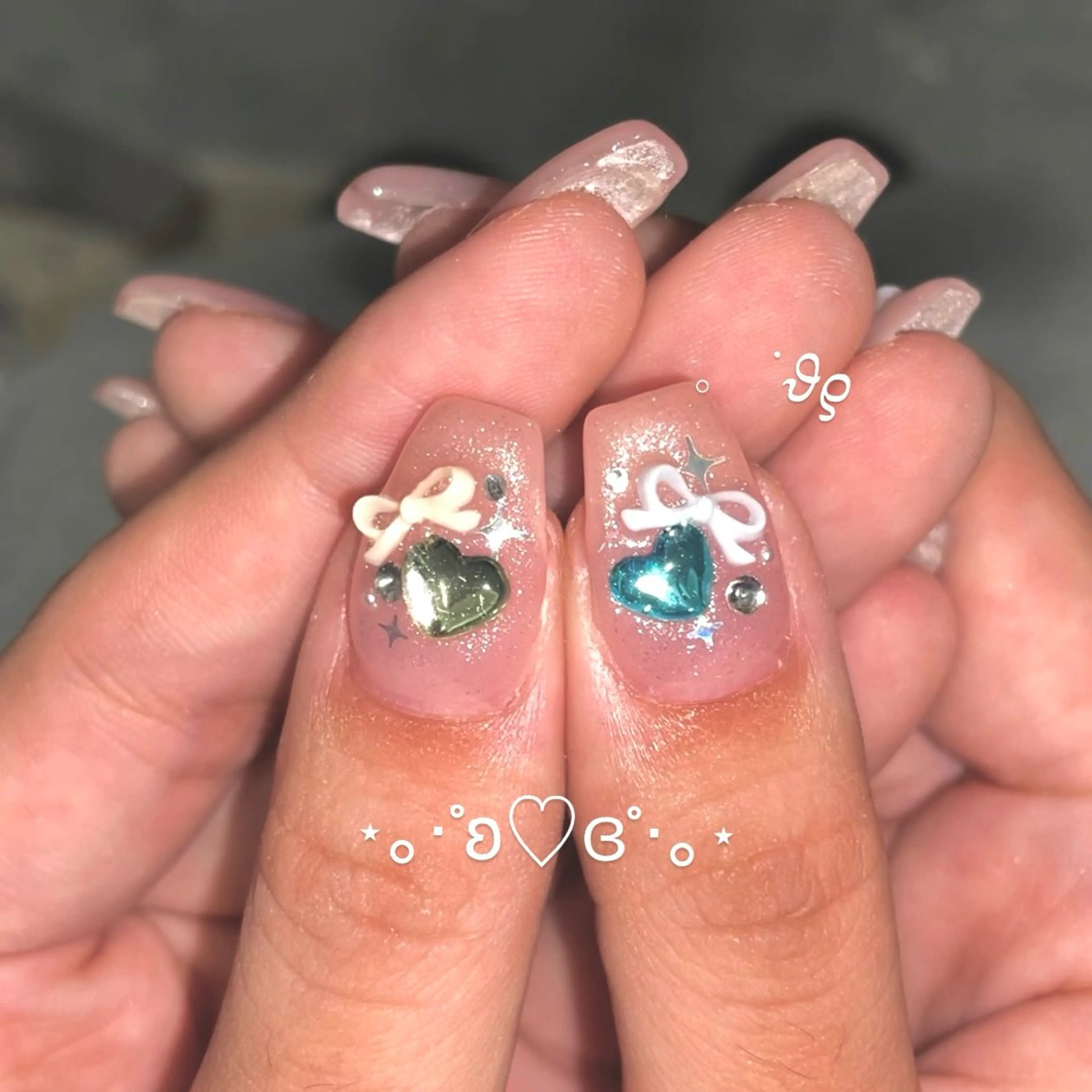 ネイル ラメ(グリッター) ハンドネイル yuna@ mavie練習生☘️のネイルデザイン