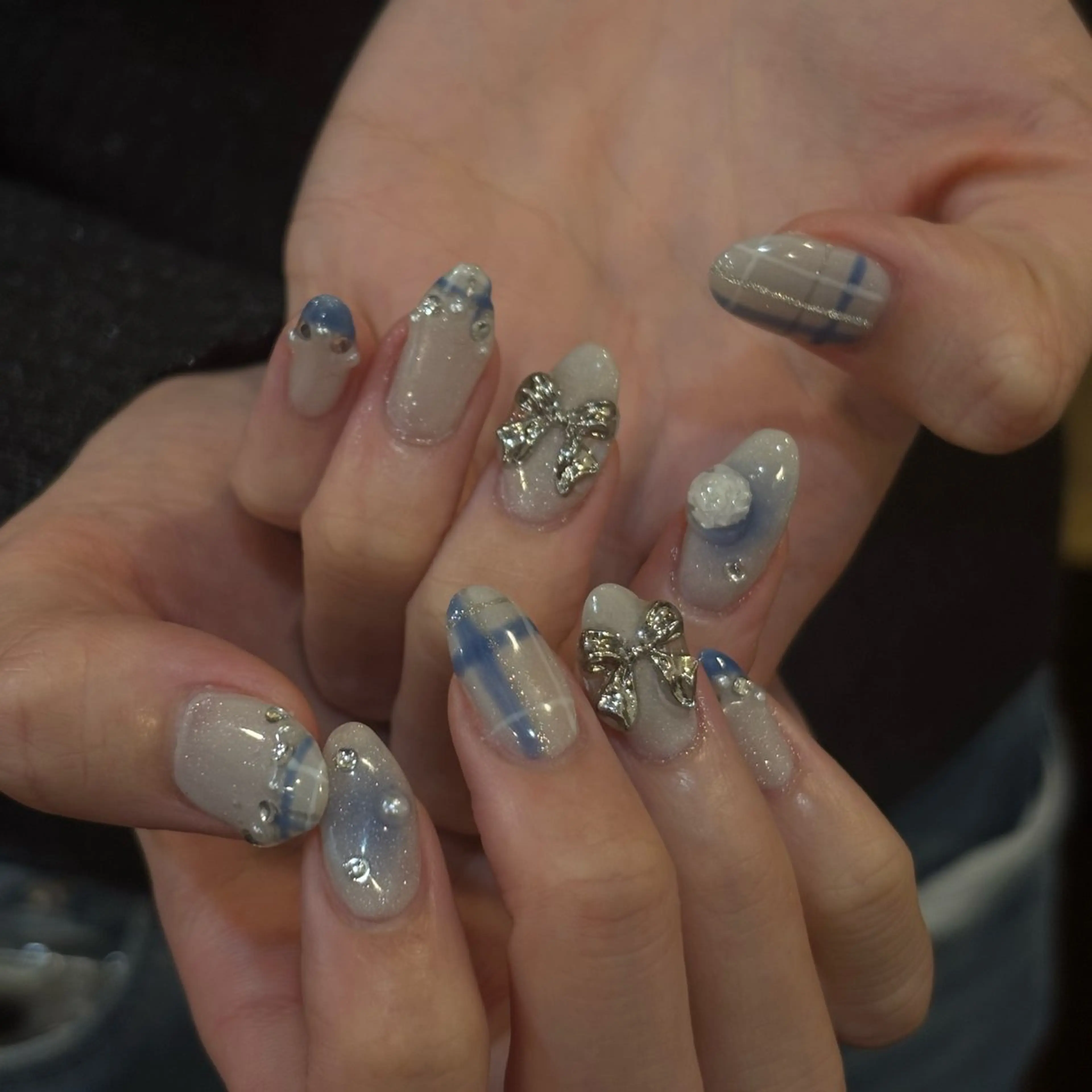 ネイル ハンドネイル ハンドケア AMRITA omotesando所属・艶ｶﾗｰ･:*個性派 ﾈｲﾙ🦋mire-のネイルデザイン