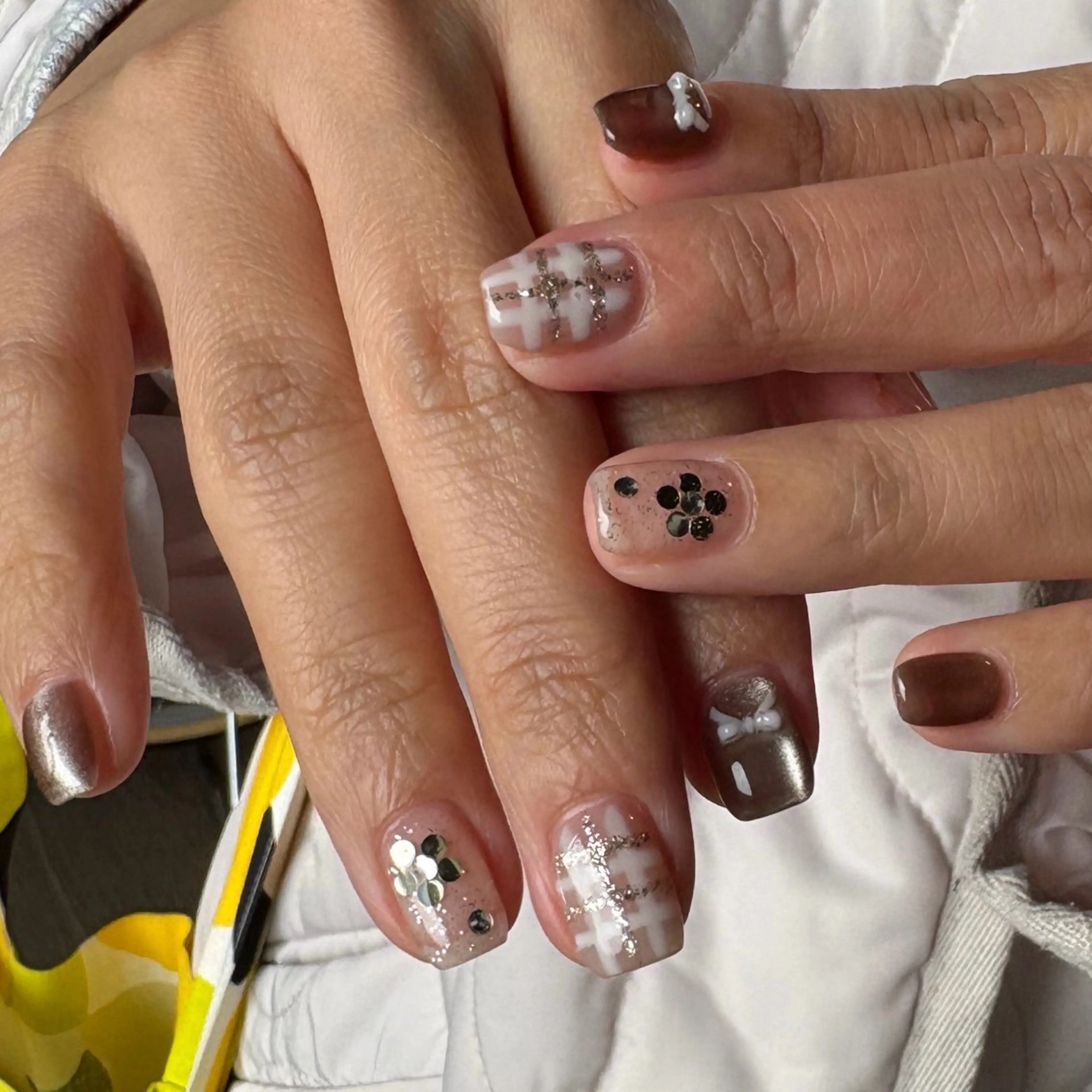 ハンドネイル amuse 手書きニュアンスのネイルデザイン