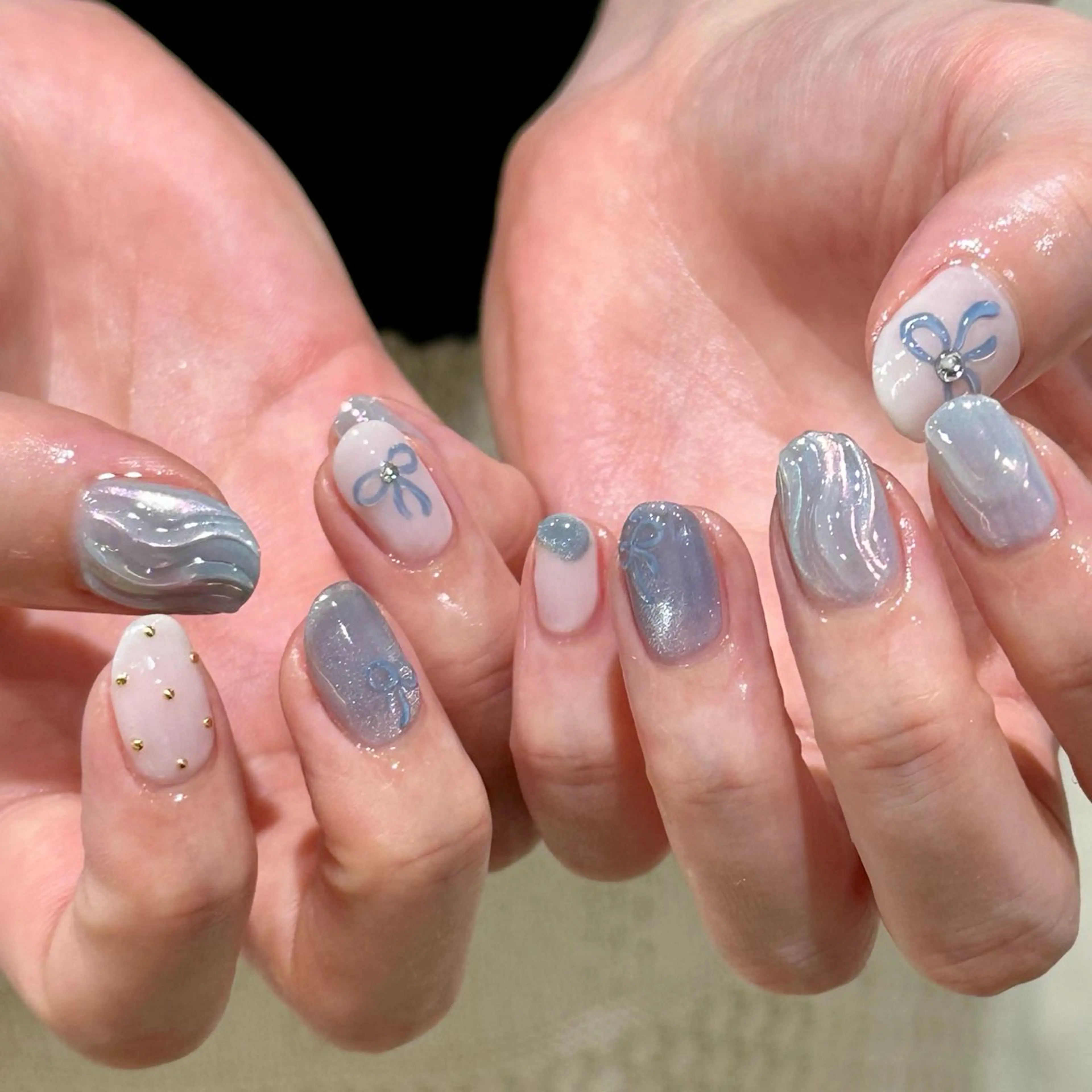 ネイル アートネイル オーロラネイル 氷ネイル・うるうるネイル 水色 マグネットネイル ハンドネイル Umezawa Minoriのネイルデザイン