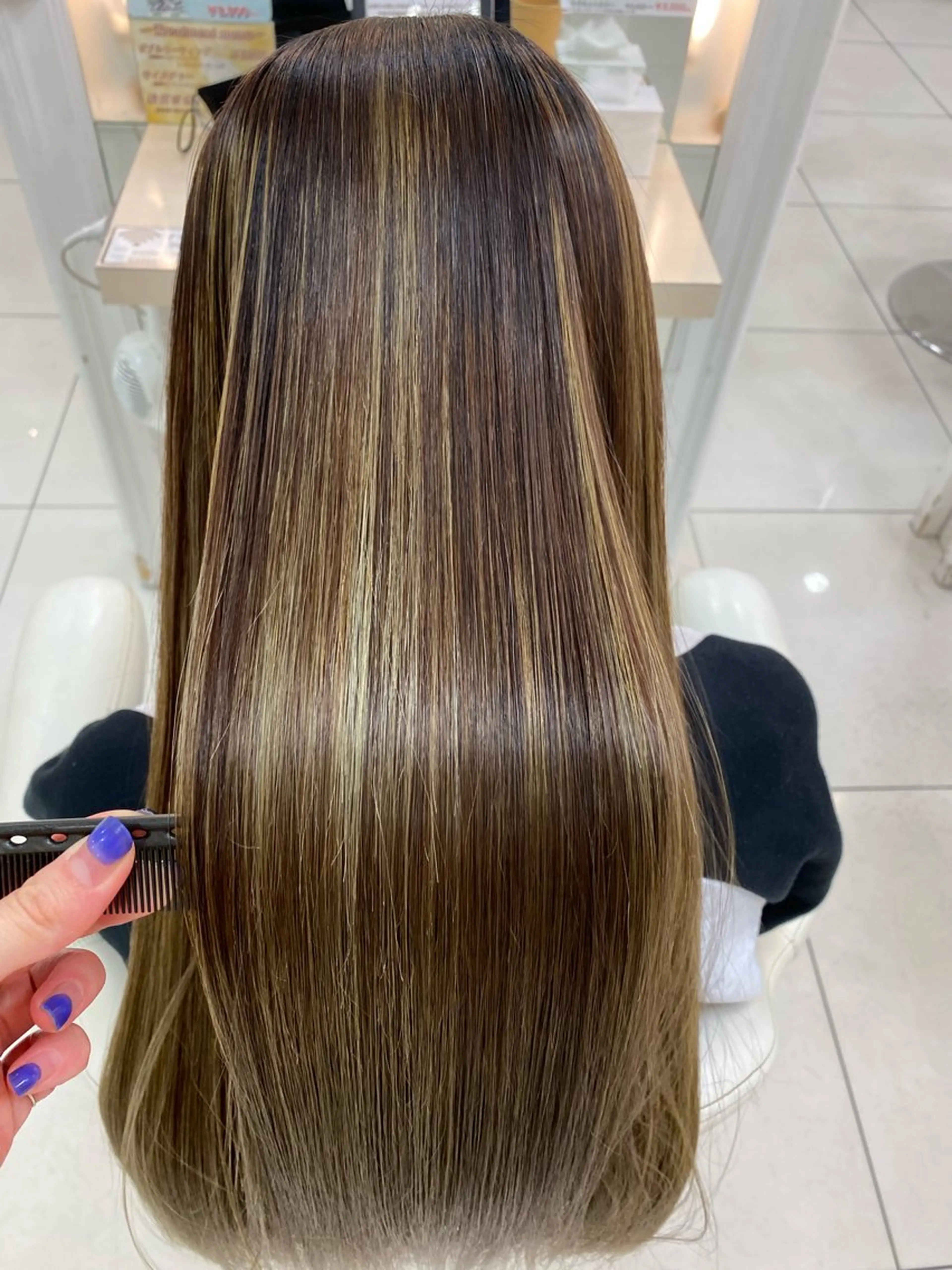 🌼 カット+ブリーチ毛髪質改善縮毛矯正＋トリートメントの写真